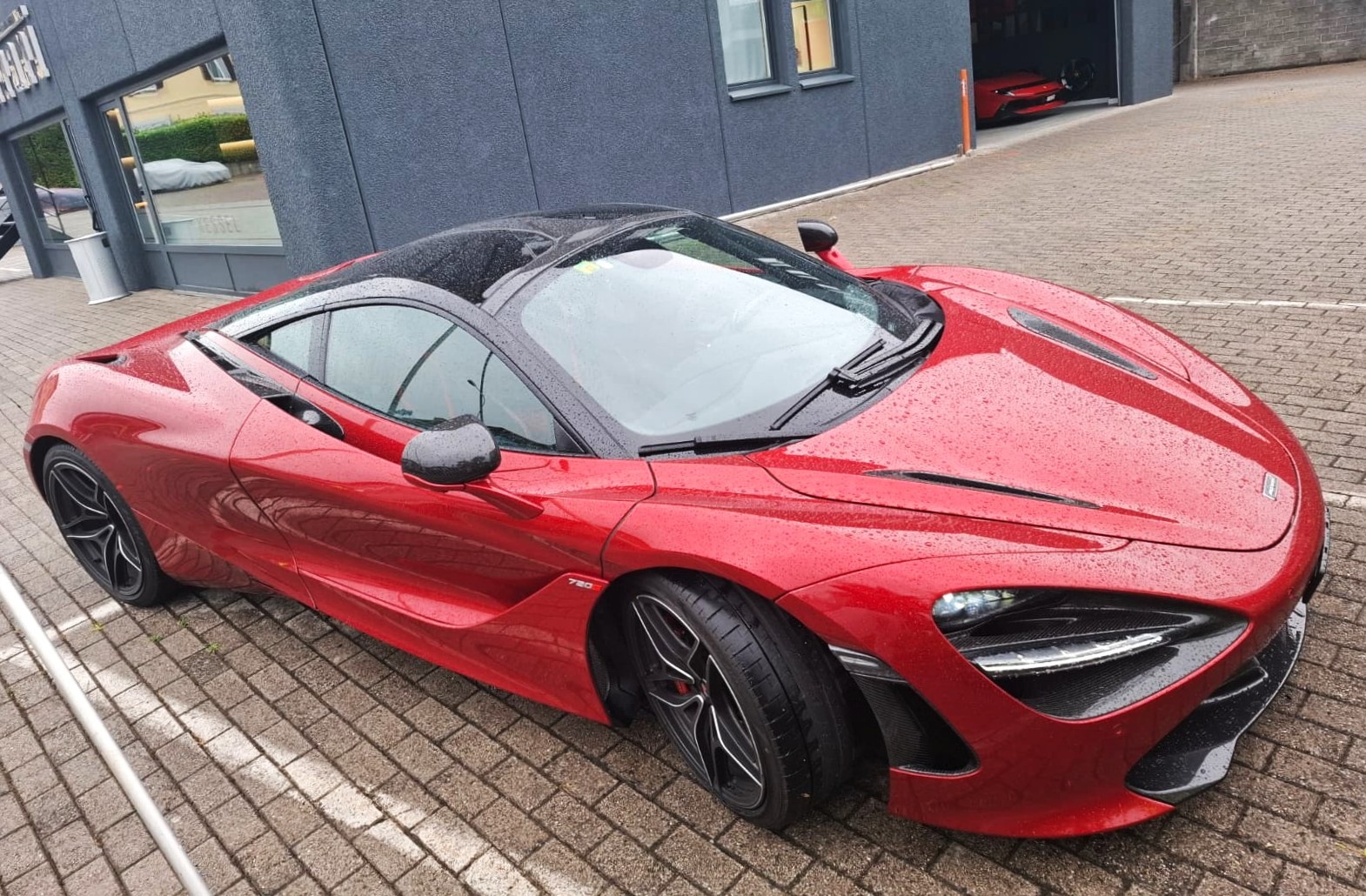 McLAREN 720S Coupé Performance 4.0 V8 SSG-image-2