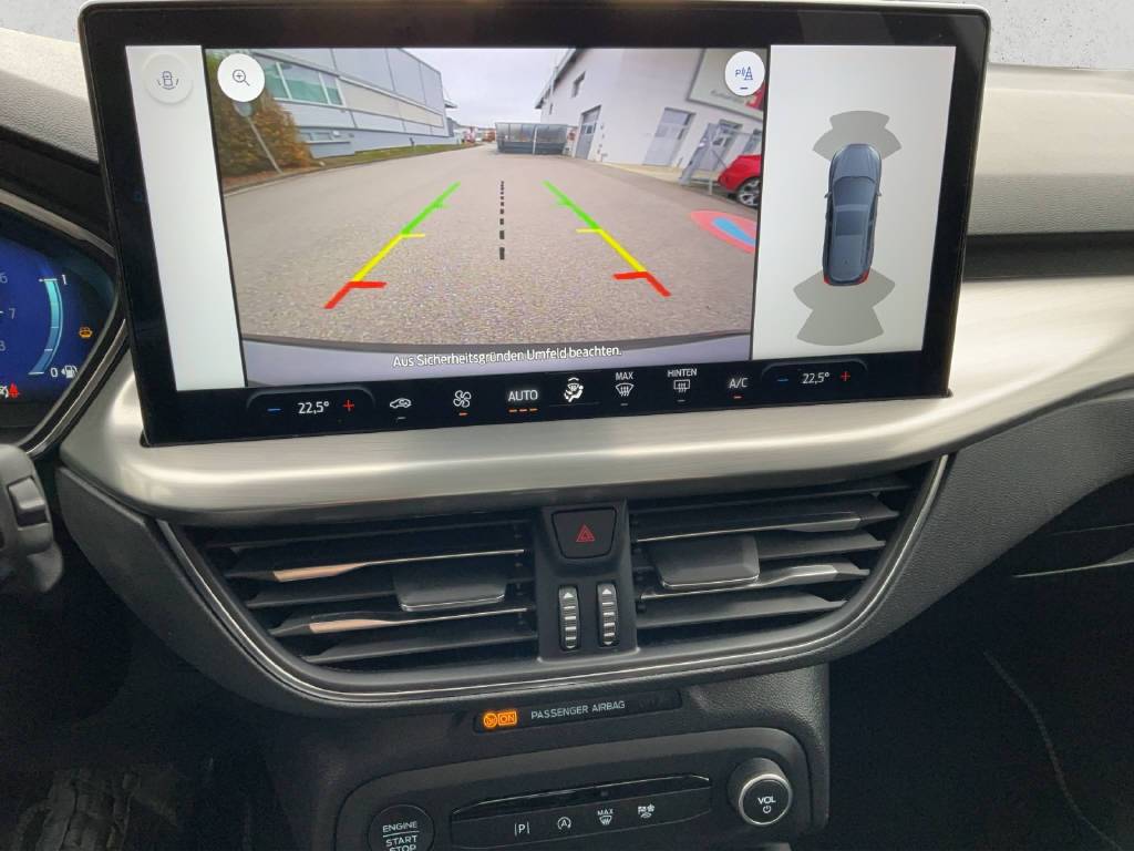 FORD Focus Station Wagon 1.0i EcoB Hybrid 155 ST-Line-image-9