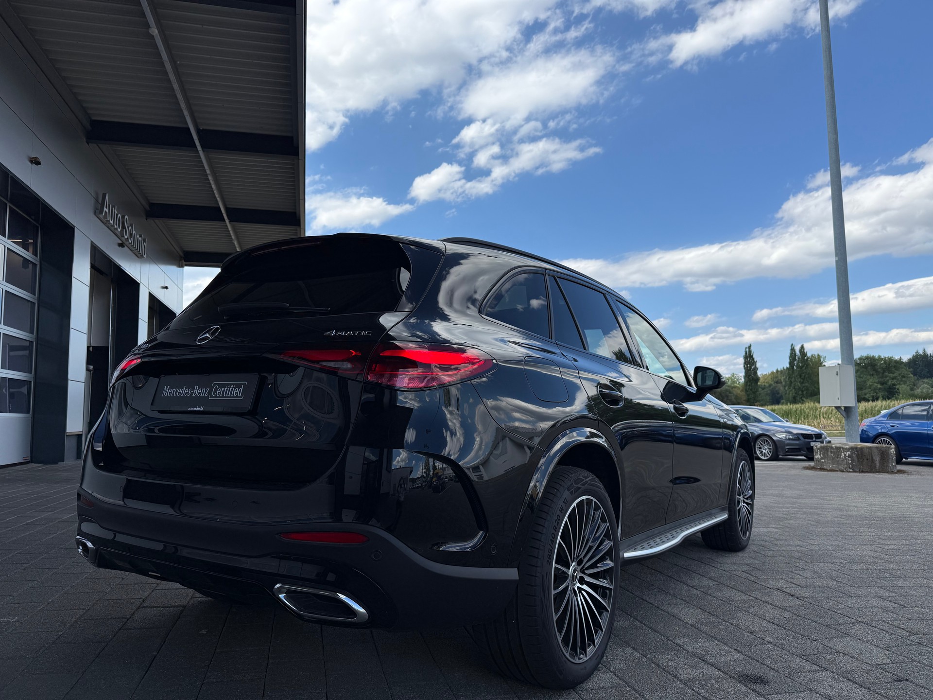 MERCEDES-BENZ GLC 300 de AMG Line 4Matic 9G-Tronic-showroom-element-1