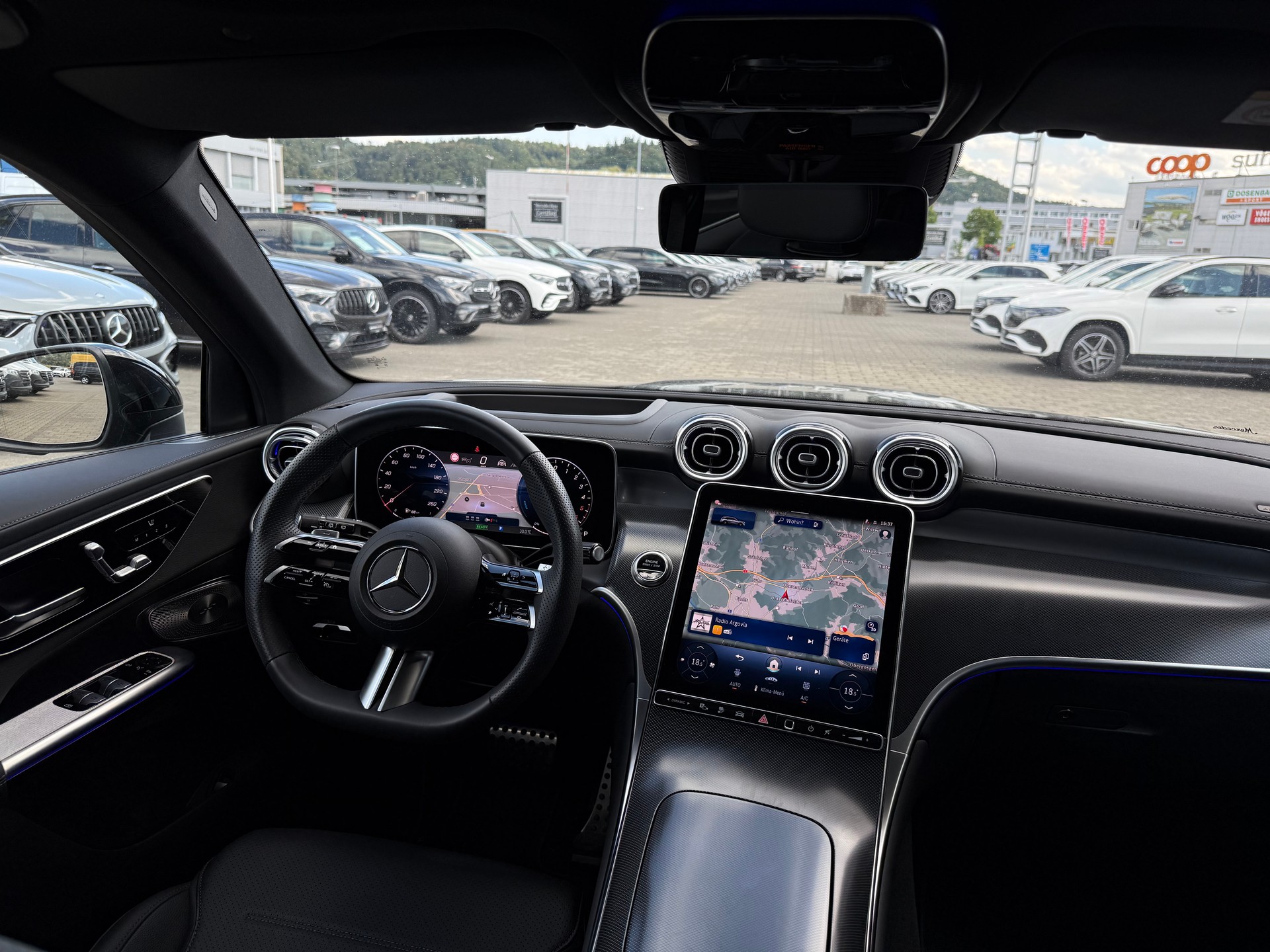 MERCEDES-BENZ GLC 300 de AMG Line 4Matic 9G-Tronic-image-5