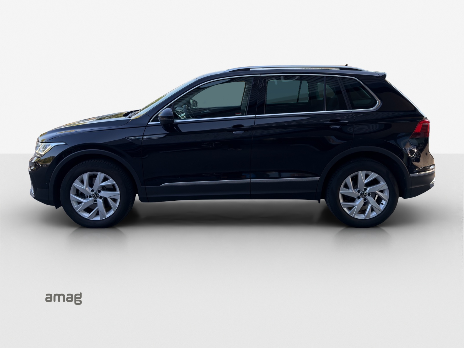 VW Tiguan 2.0TSI Elegance 4Motion DSG-showroom-element-1