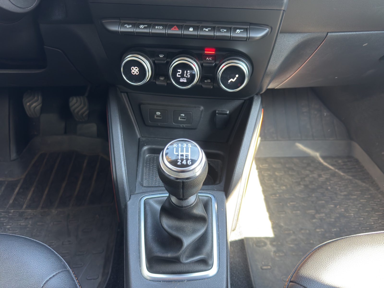 DACIA Duster 1.3 TCe 150 Extreme 4WD-image-9
