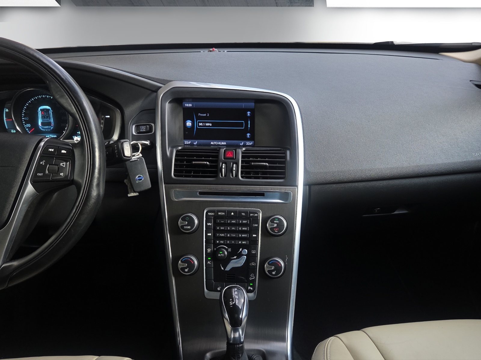 VOLVO XC60 D5 AWD Summum Geartronic-image-12