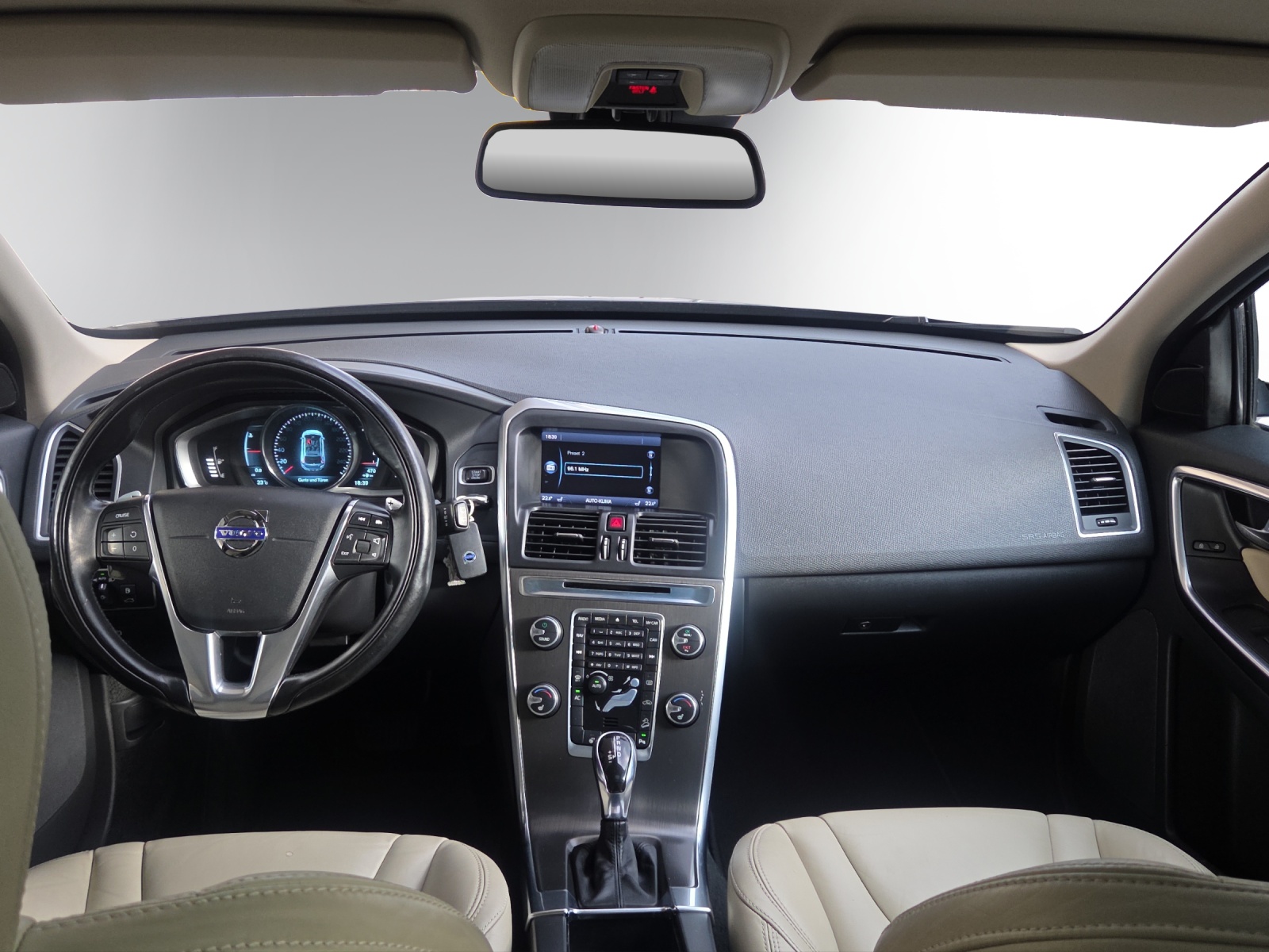 VOLVO XC60 D5 AWD Summum Geartronic-image-9
