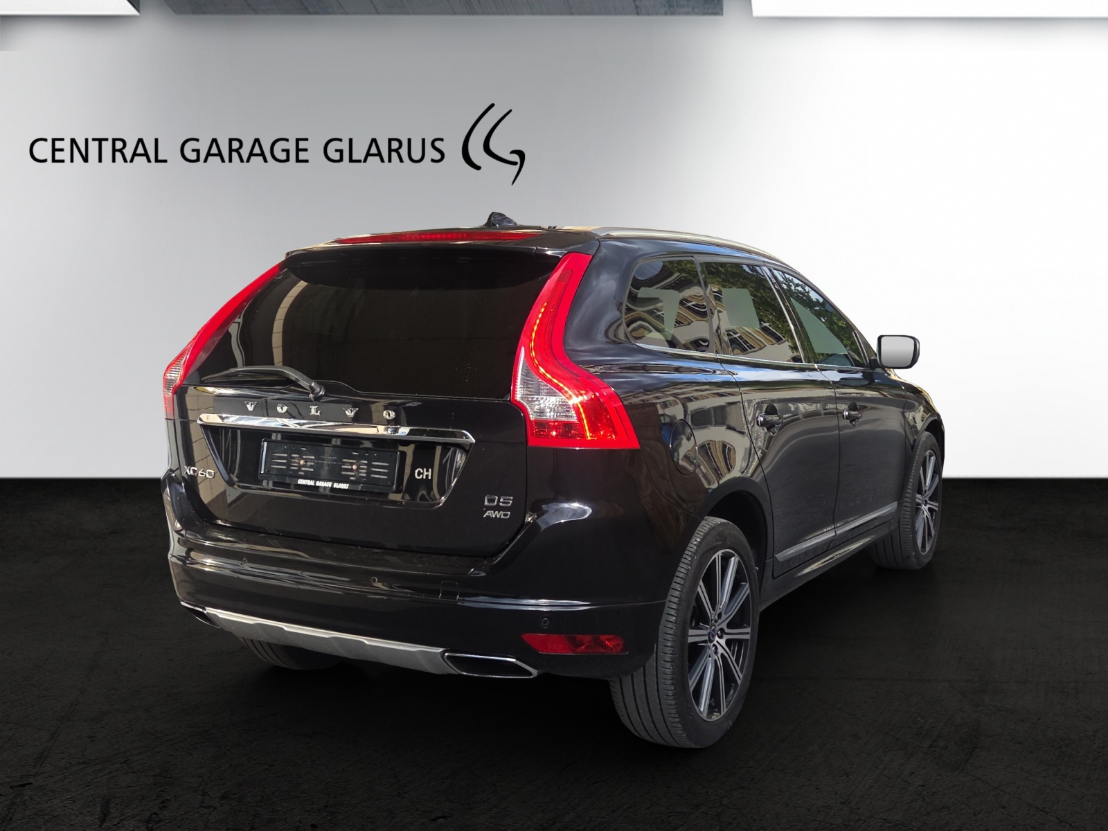 VOLVO XC60 D5 AWD Summum Geartronic-image-5