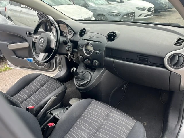 MAZDA 2 1.3i 16V Exclusive-image-11