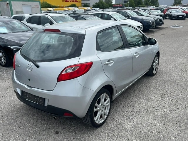 MAZDA 2 1.3i 16V Exclusive-image-9