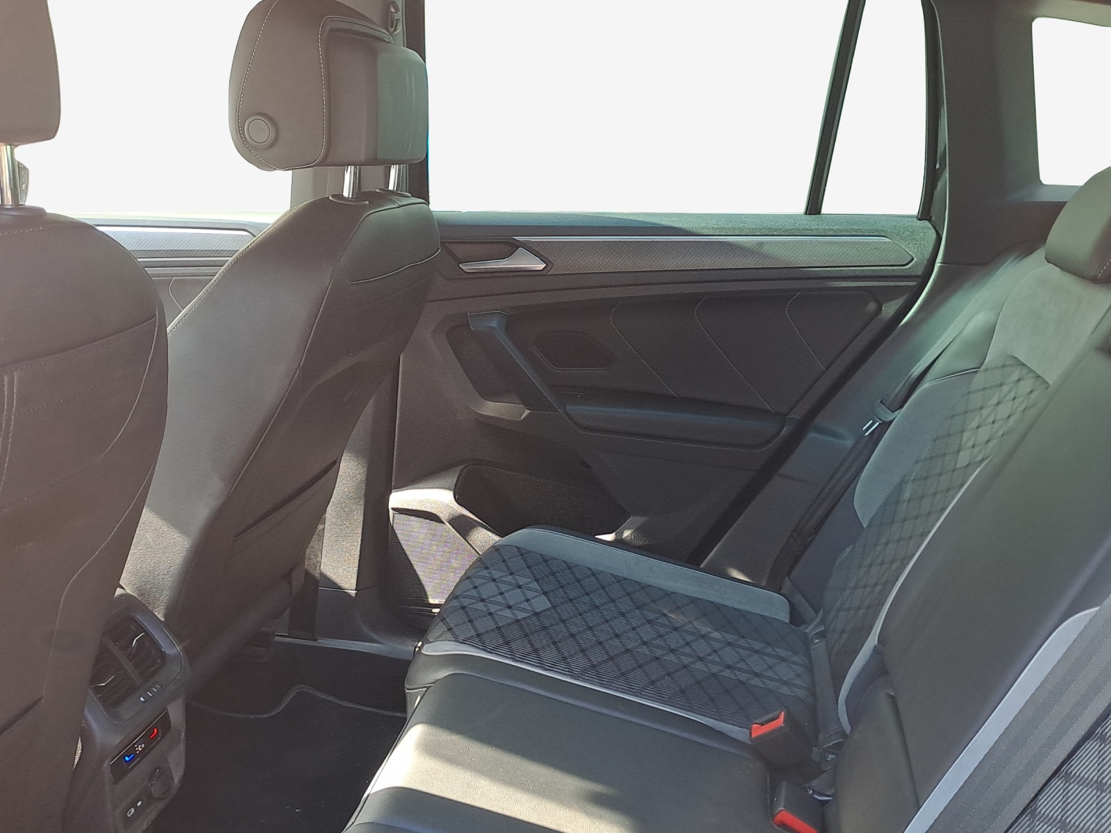 VW Tiguan 1.4TSI PHEV Selection DSG-image-12