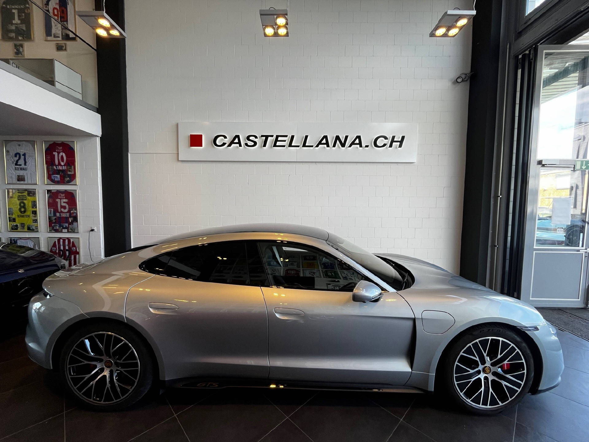PORSCHE Taycan GTS-image-4