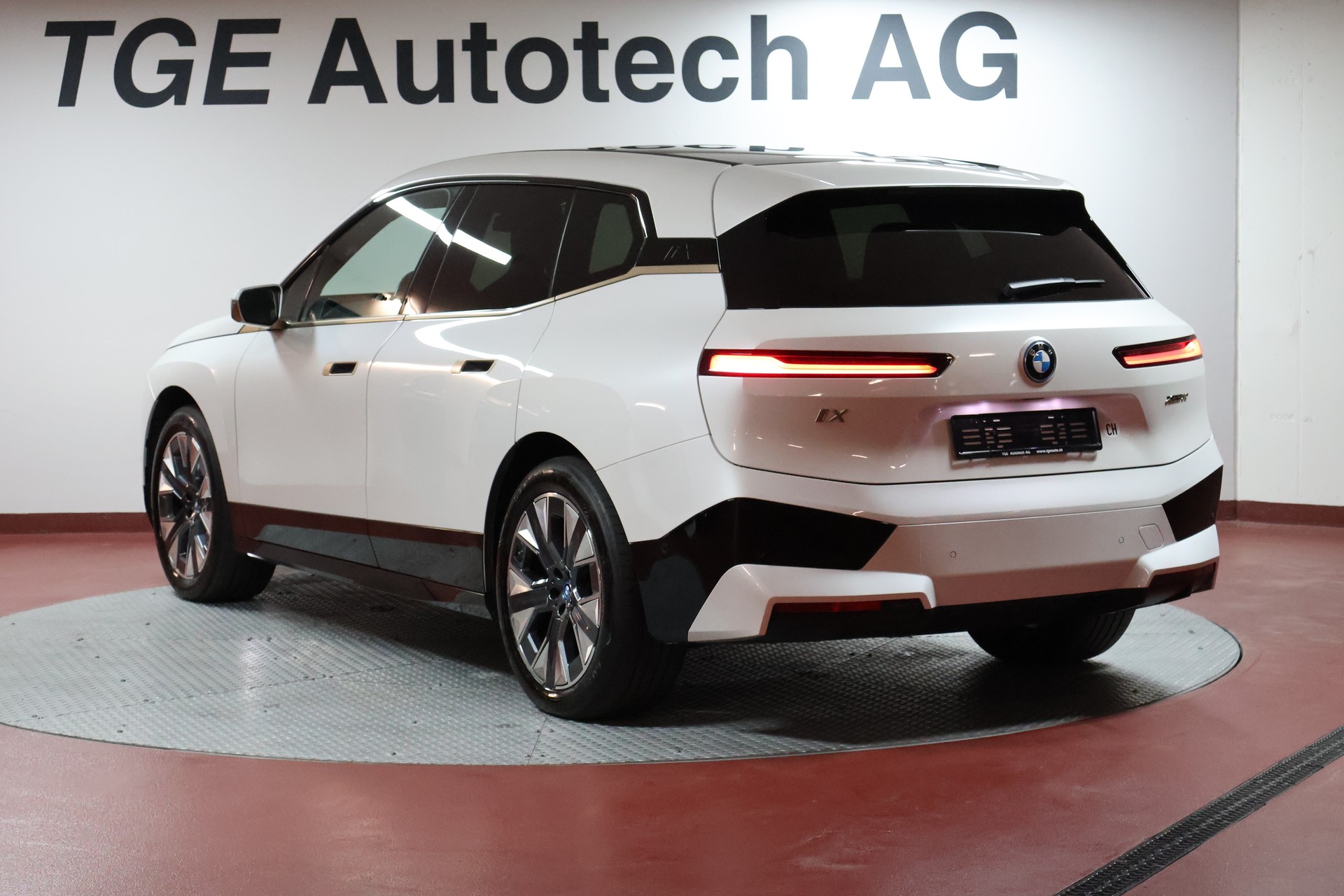 BMW iX xDrive50-image-20
