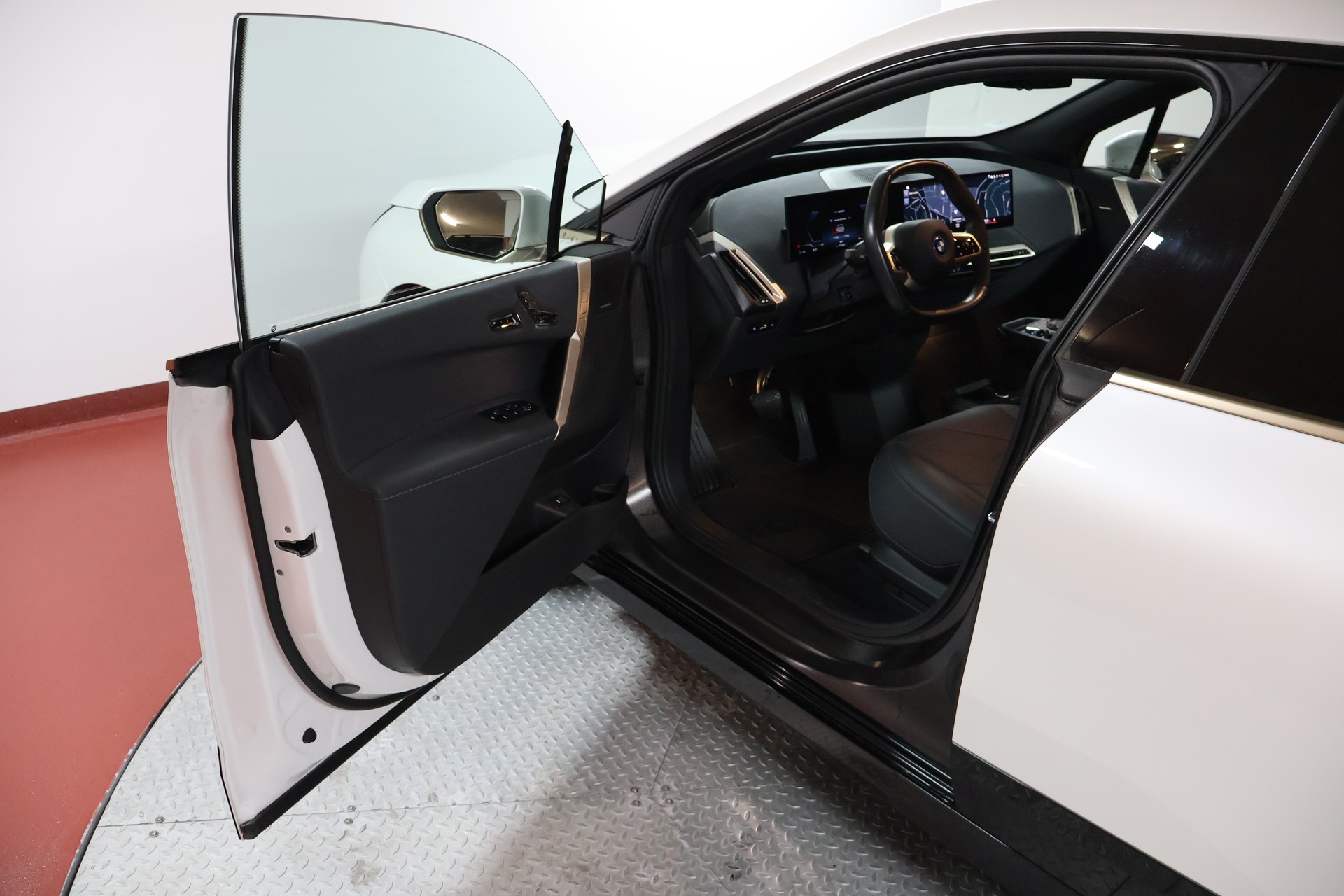 BMW iX xDrive50-image-4