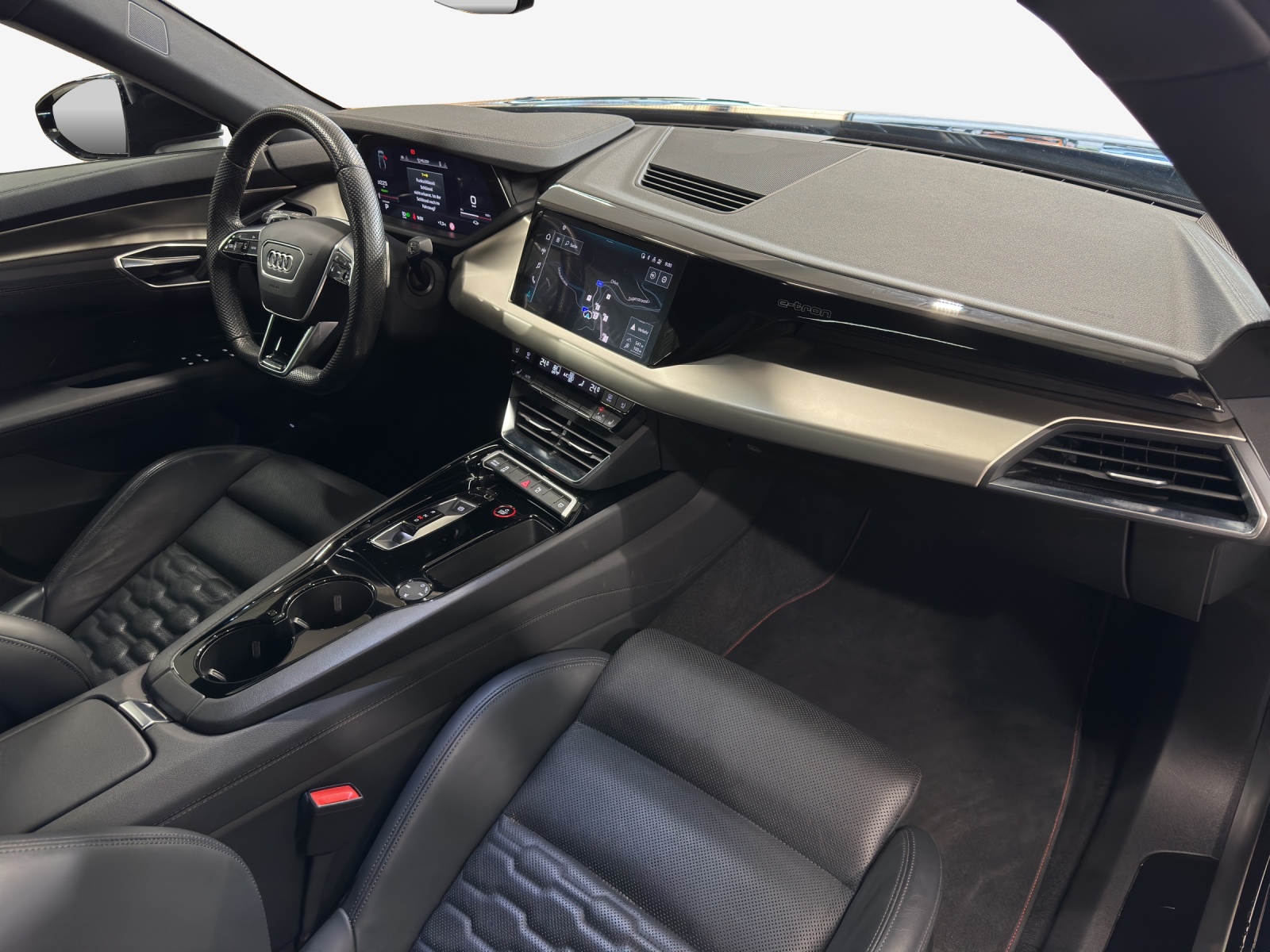 AUDI e-tron GT quattro-image-15