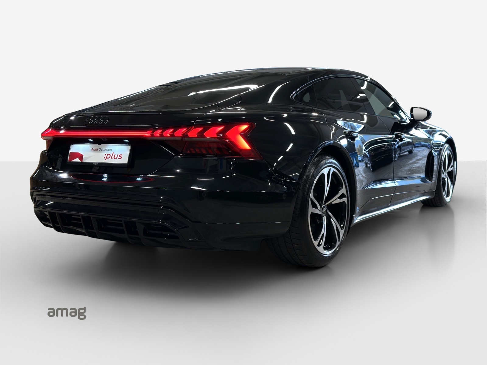 AUDI e-tron GT quattro-image-4