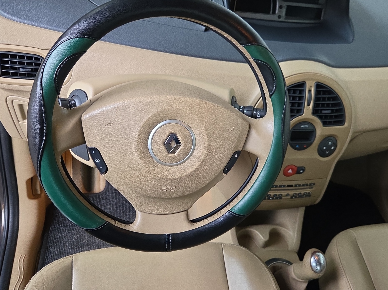 RENAULT Modus 1.6 16V Initiale-image-10