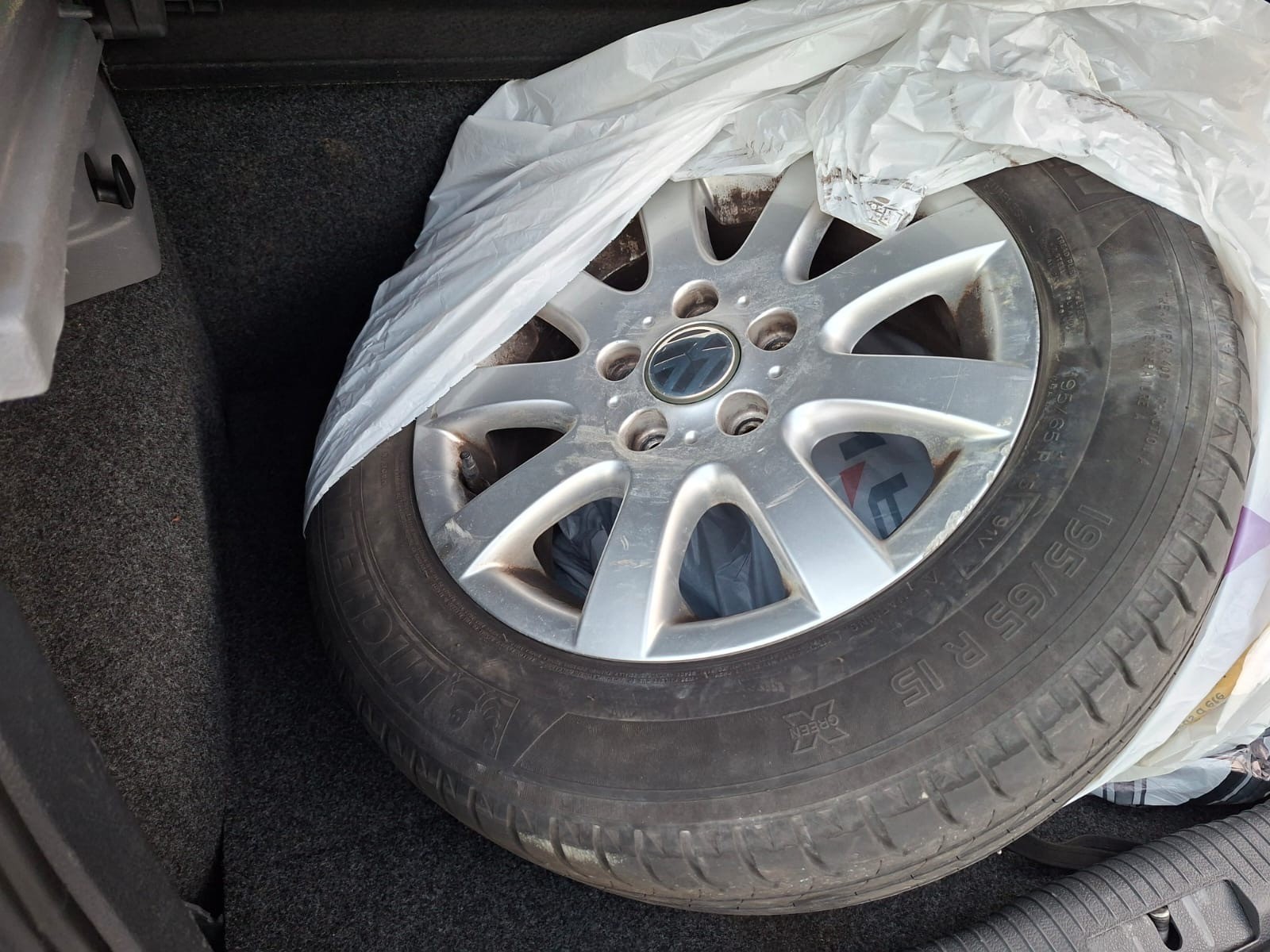 VW Golf 2.0 FSI 4Motion-image-9