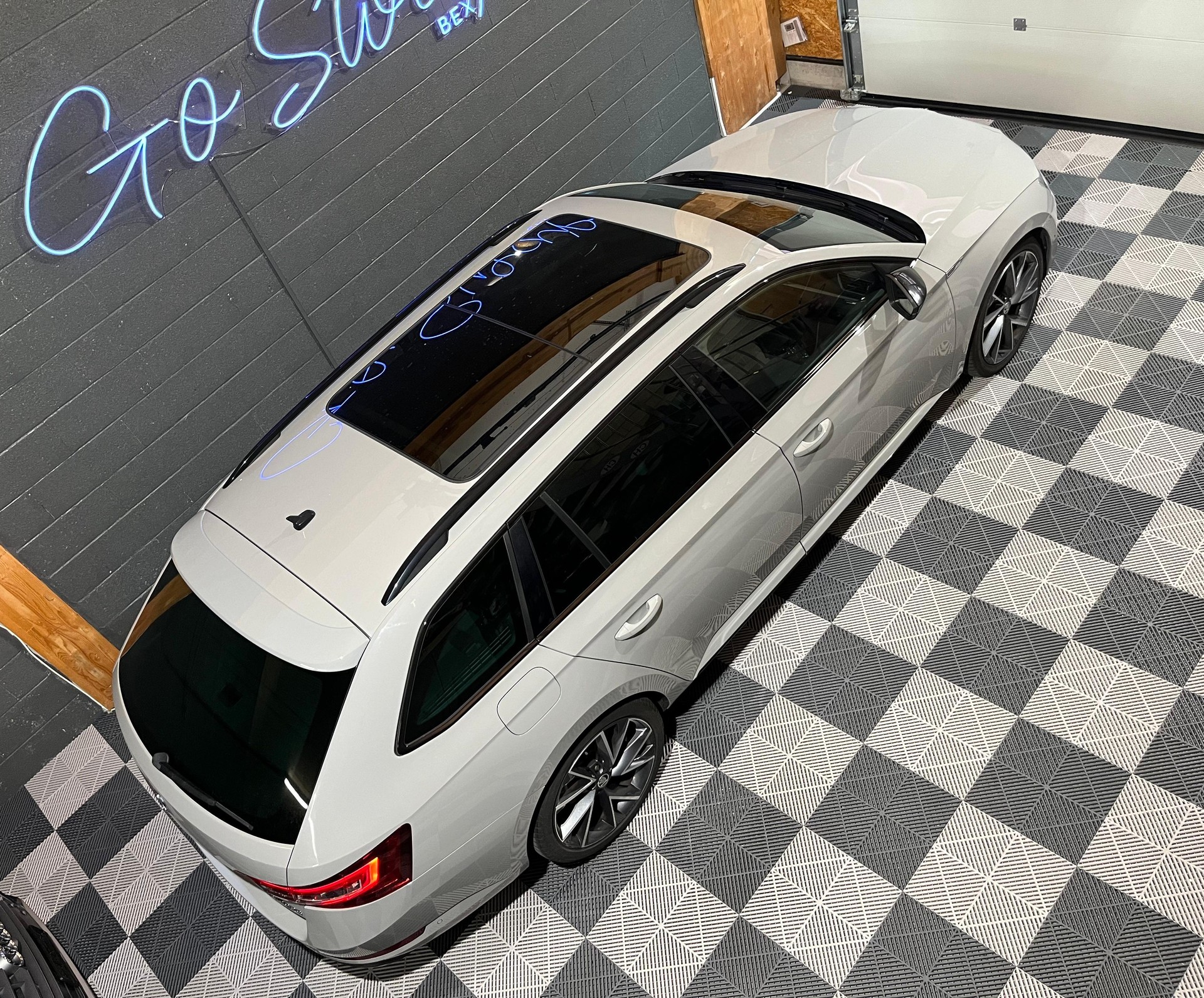 SKODA Superb Combi 2.0 TDi SportLine+ 4x4 DSG-showroom-element-2