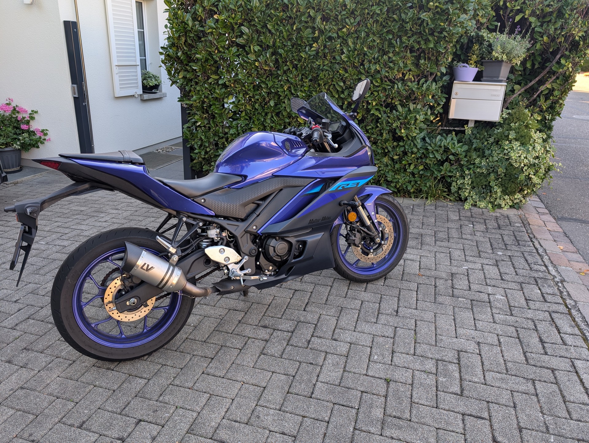 YAMAHA YZF-R3-image-1
