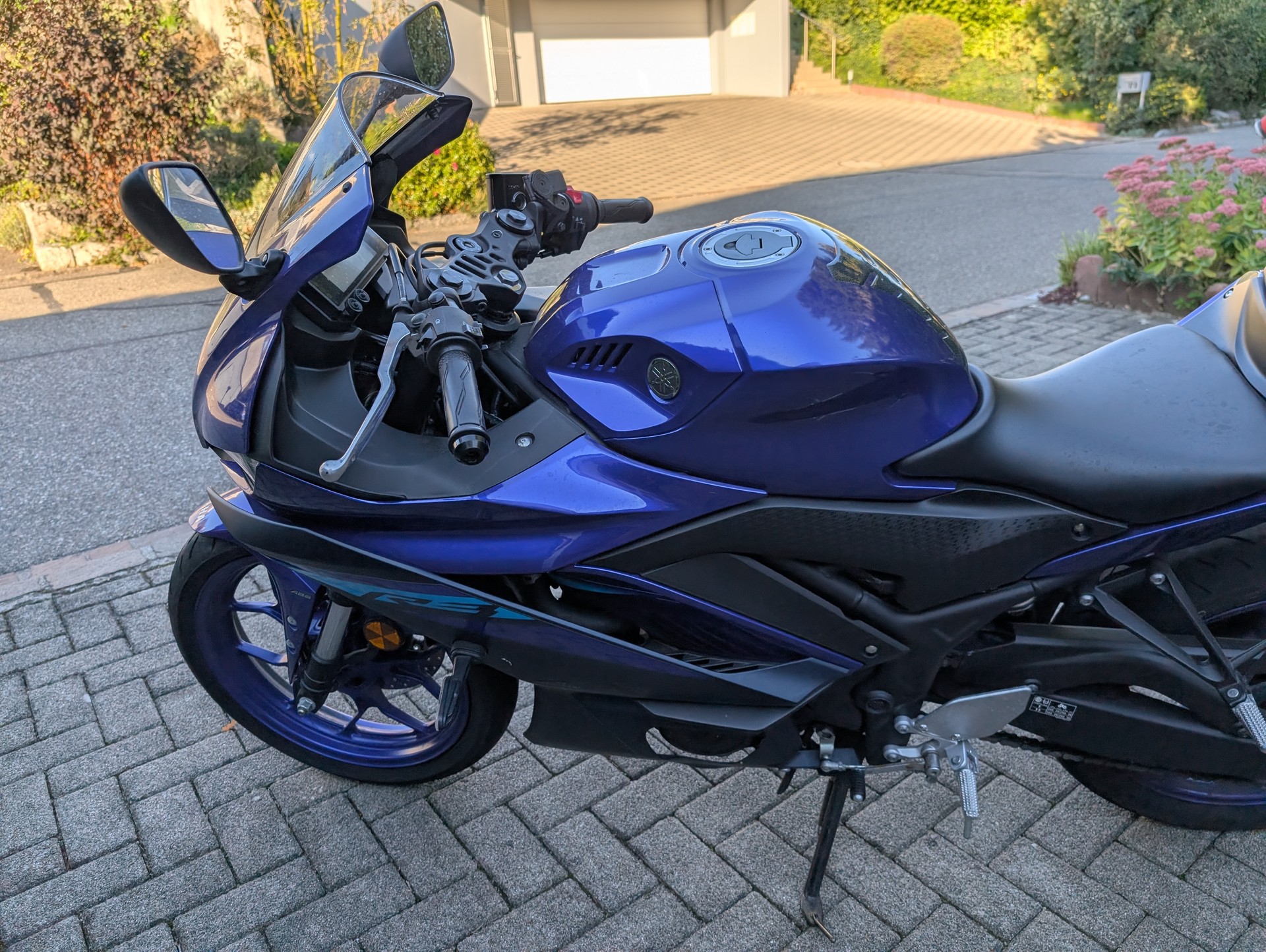 YAMAHA YZF-R3-image-7