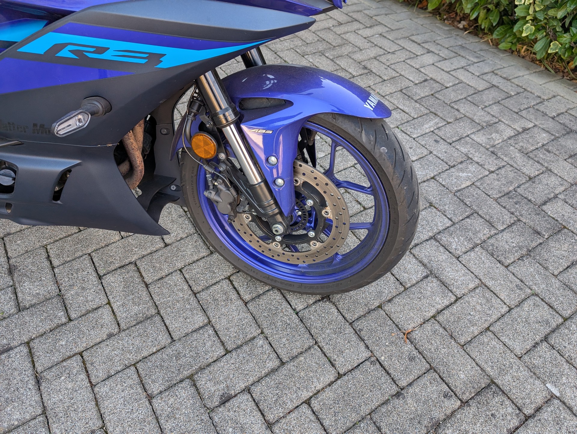 YAMAHA YZF-R3-image-4