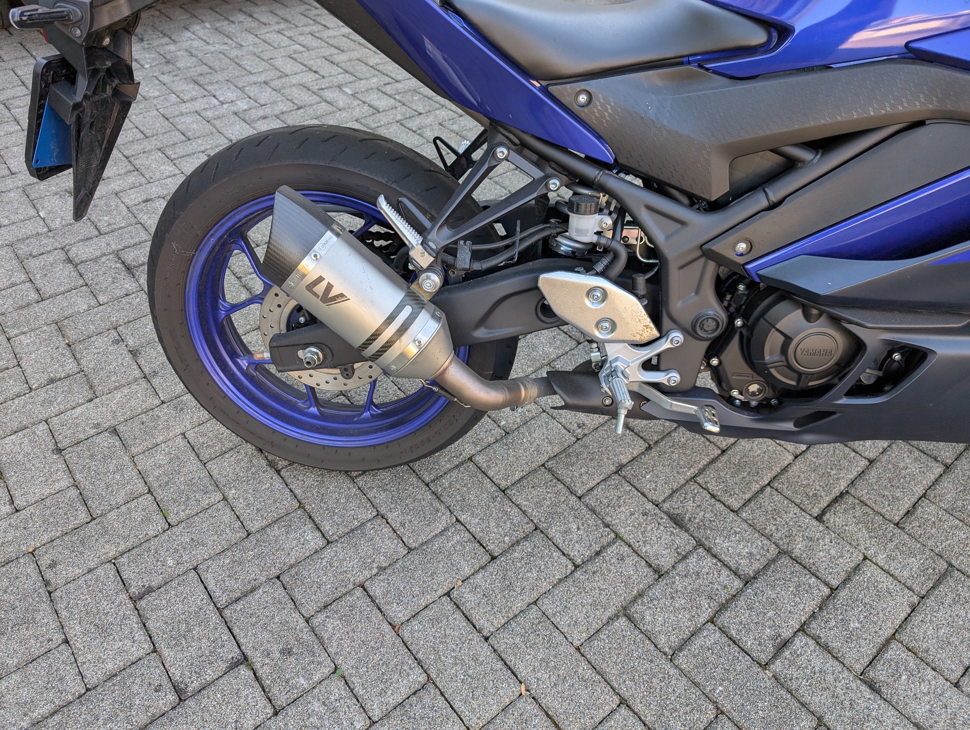 YAMAHA YZF-R3-image-5