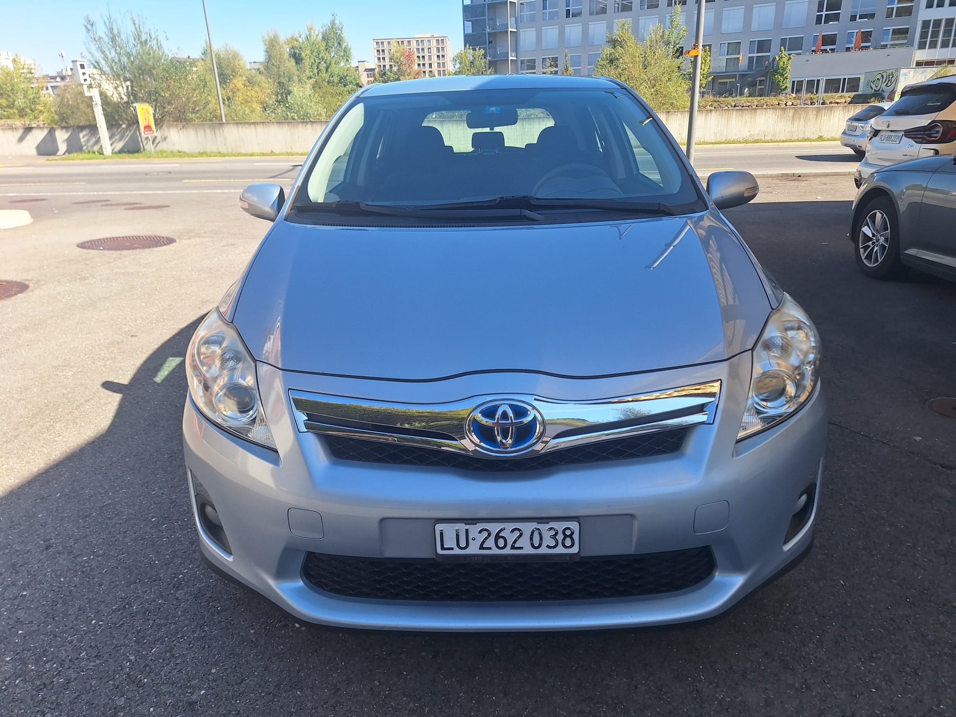 TOYOTA Auris 1.8 16V HSD Linea Luna