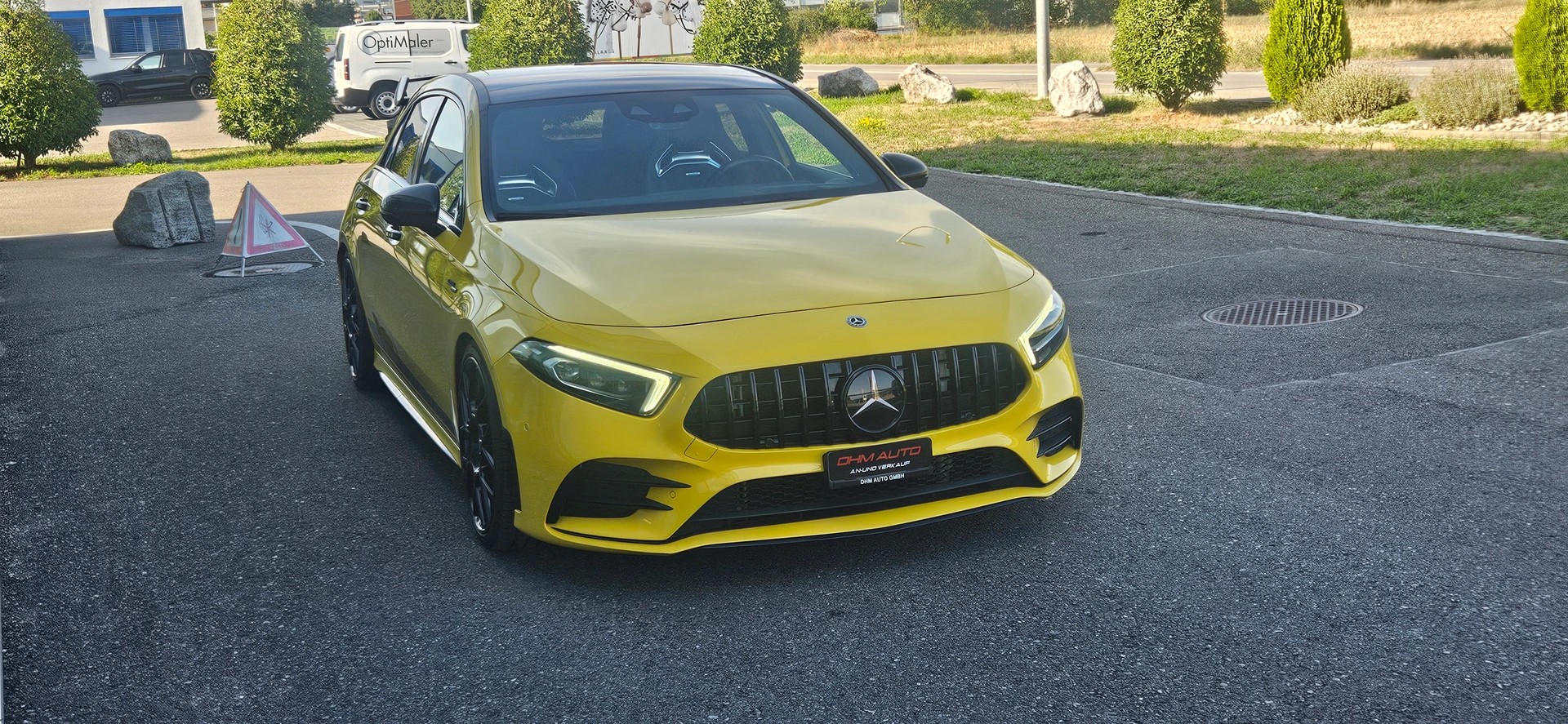 MERCEDES-BENZ A 35 AMG 4Matic Edition 1 Speedshift-image-2