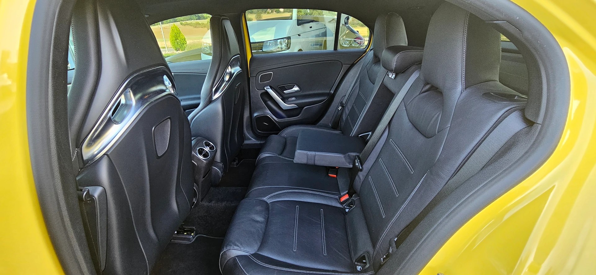 MERCEDES-BENZ A 35 AMG 4Matic Edition 1 Speedshift-image-11