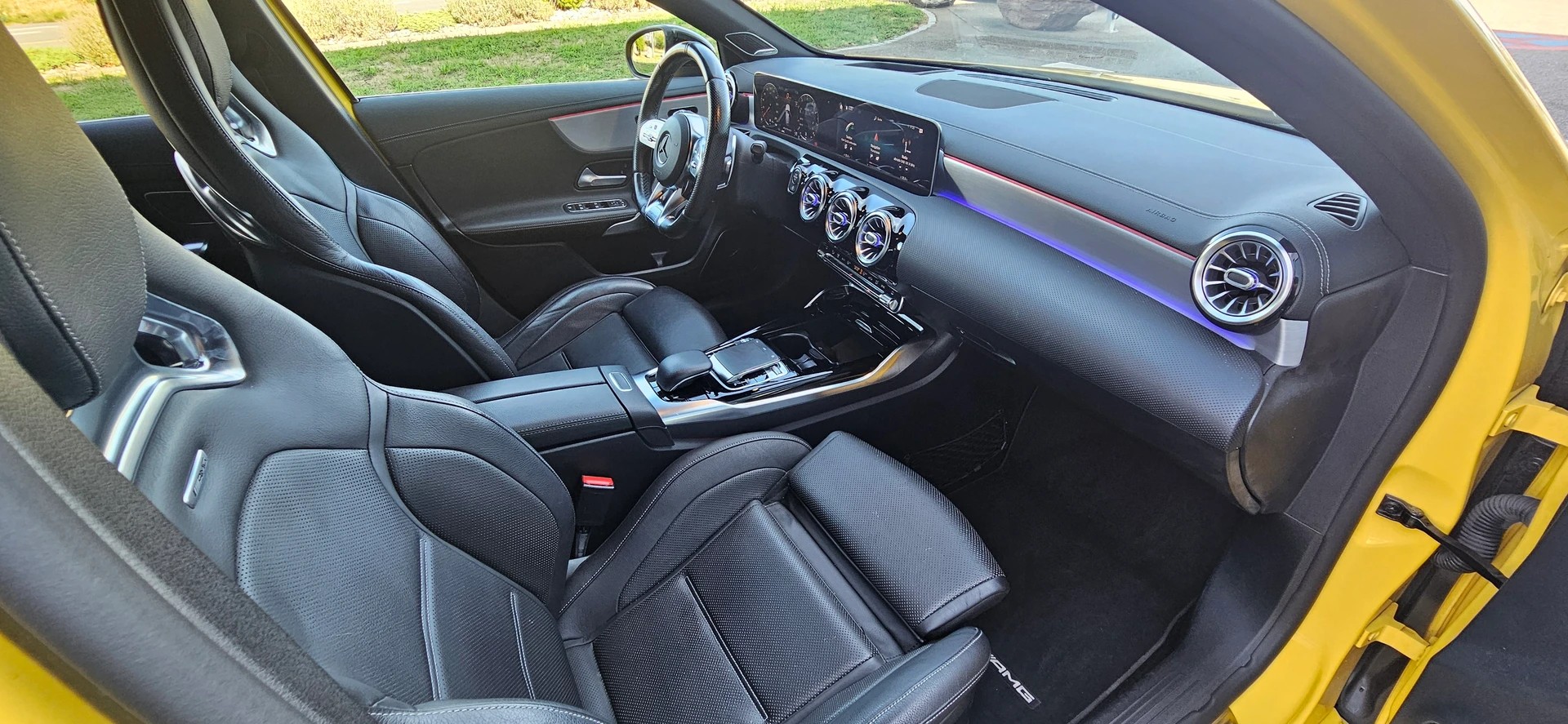 MERCEDES-BENZ A 35 AMG 4Matic Edition 1 Speedshift-image-10