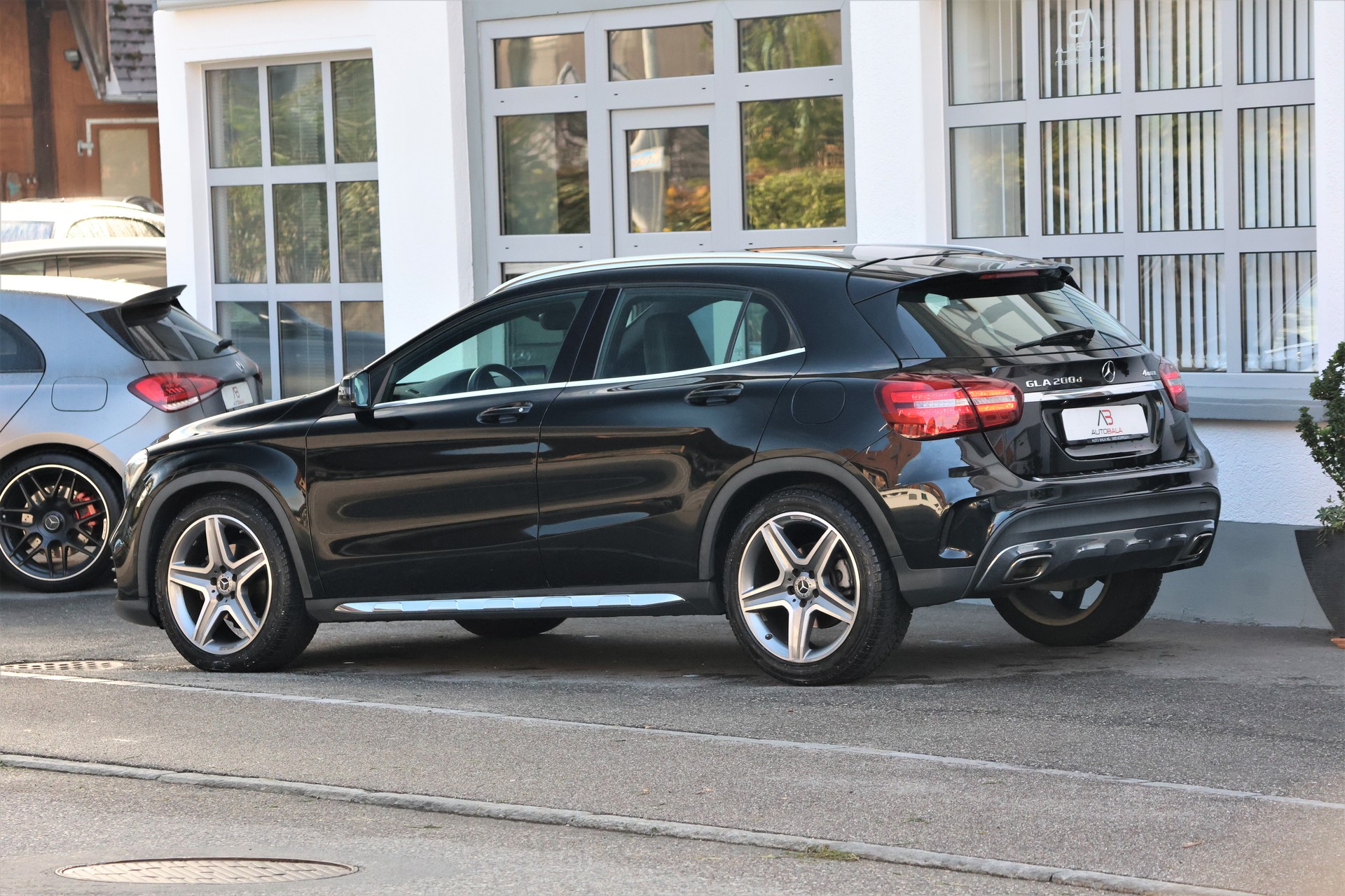 MERCEDES-BENZ GLA 200 d Swiss Star Edition AMG 4Matic 7G-DCT (CH)-image-4