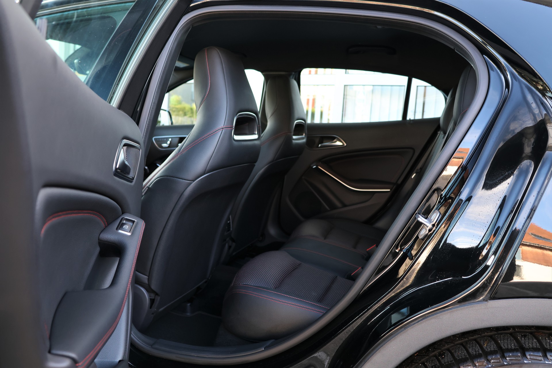 MERCEDES-BENZ GLA 200 d Swiss Star Edition AMG 4Matic 7G-DCT (CH)-image-14