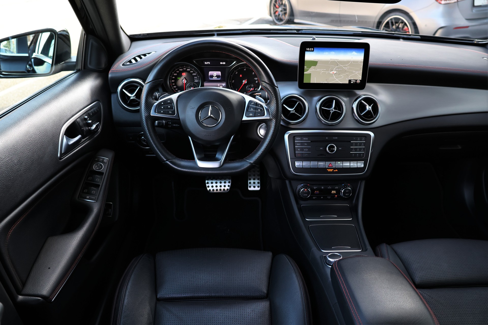 MERCEDES-BENZ GLA 200 d Swiss Star Edition AMG 4Matic 7G-DCT (CH)-image-15
