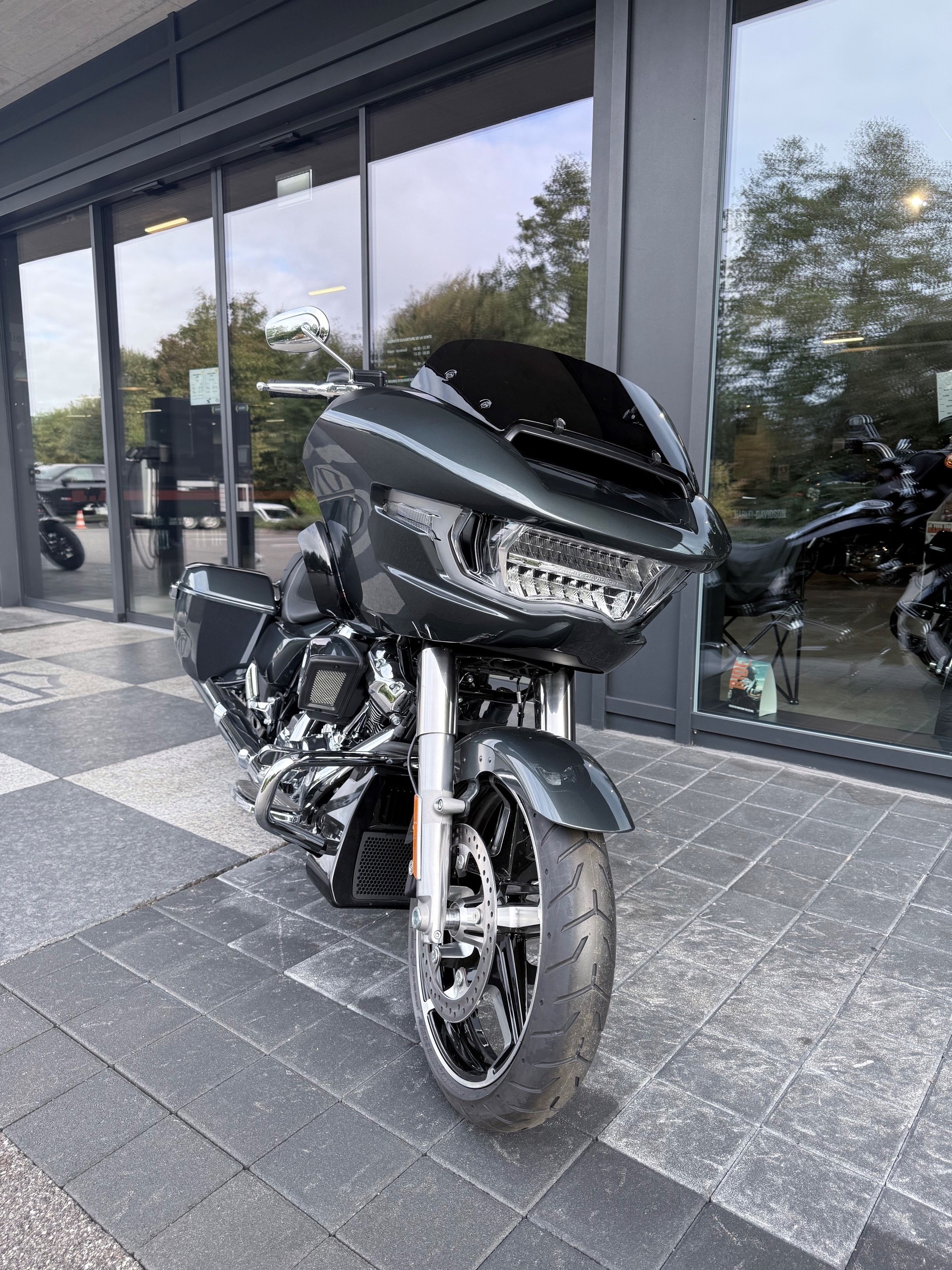 HARLEY-DAVIDSON FLTRX Road Glide 117-showroom-element-1