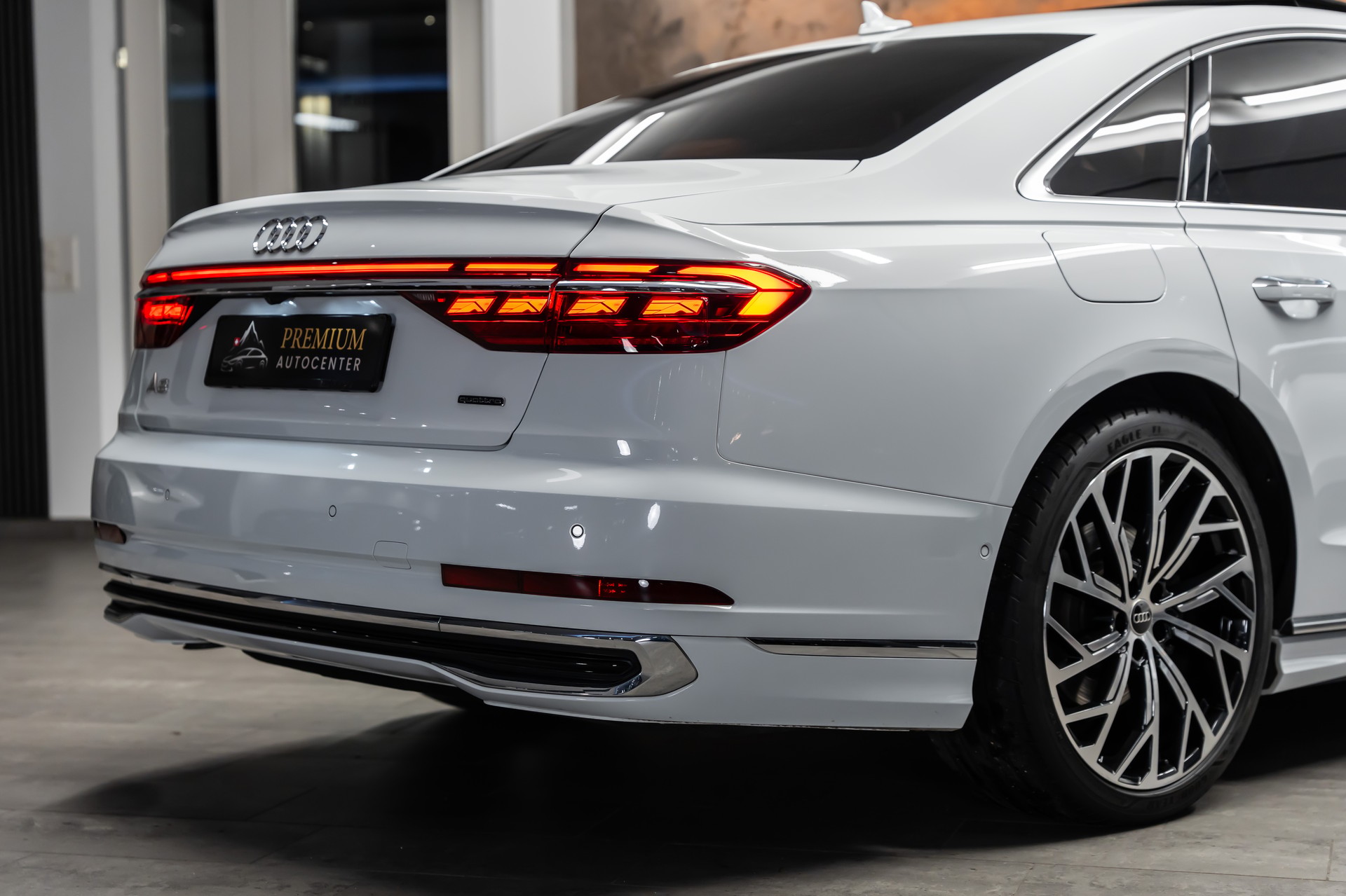 AUDI A8 50 TDI quattro tiptronic *Facelift*HD-Matrix*Massage*Allradlenkung*-image-6