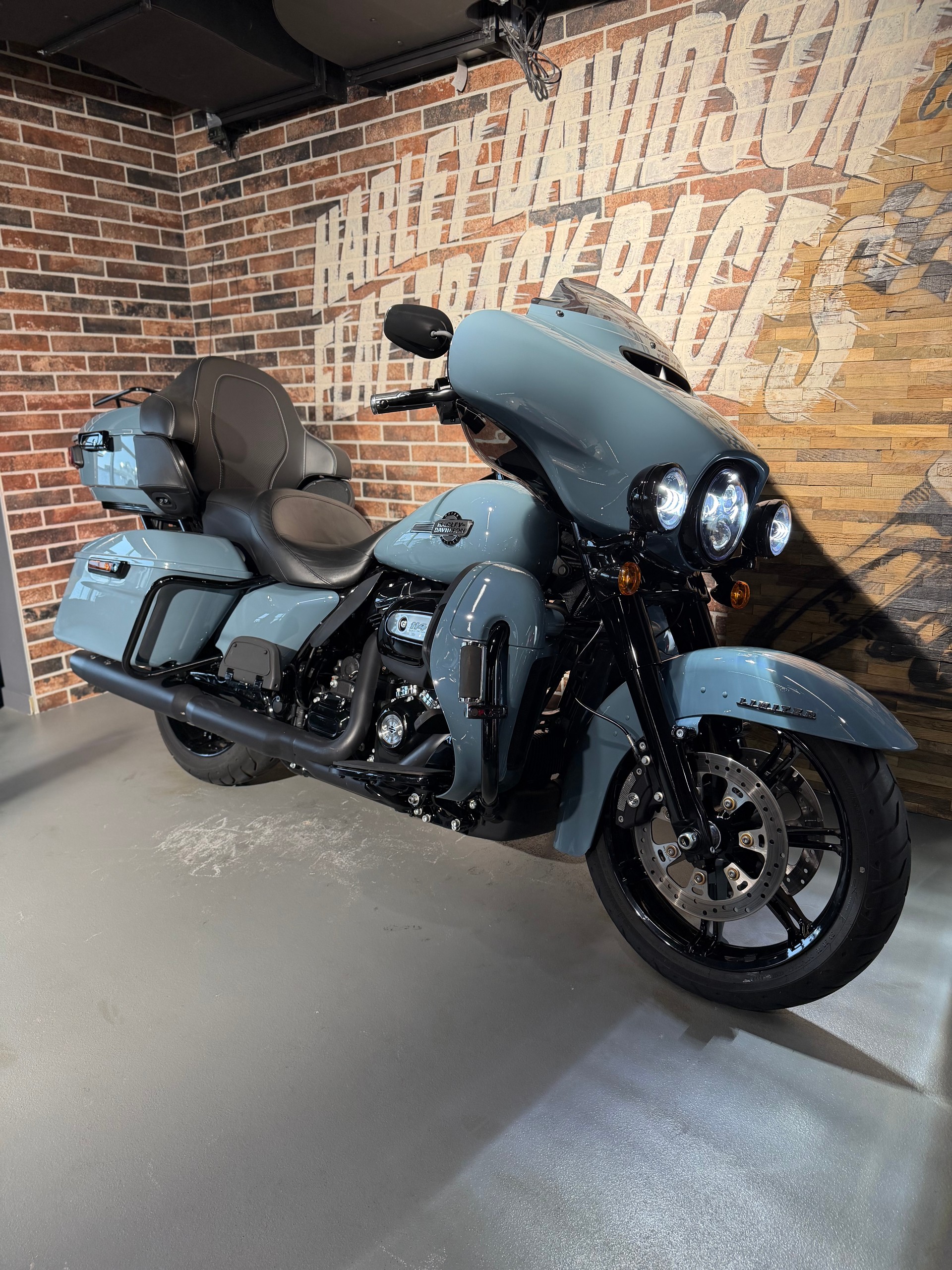 HARLEY-DAVIDSON FLHTK Electra Glide Ultra Limited Black Finish114-image-10