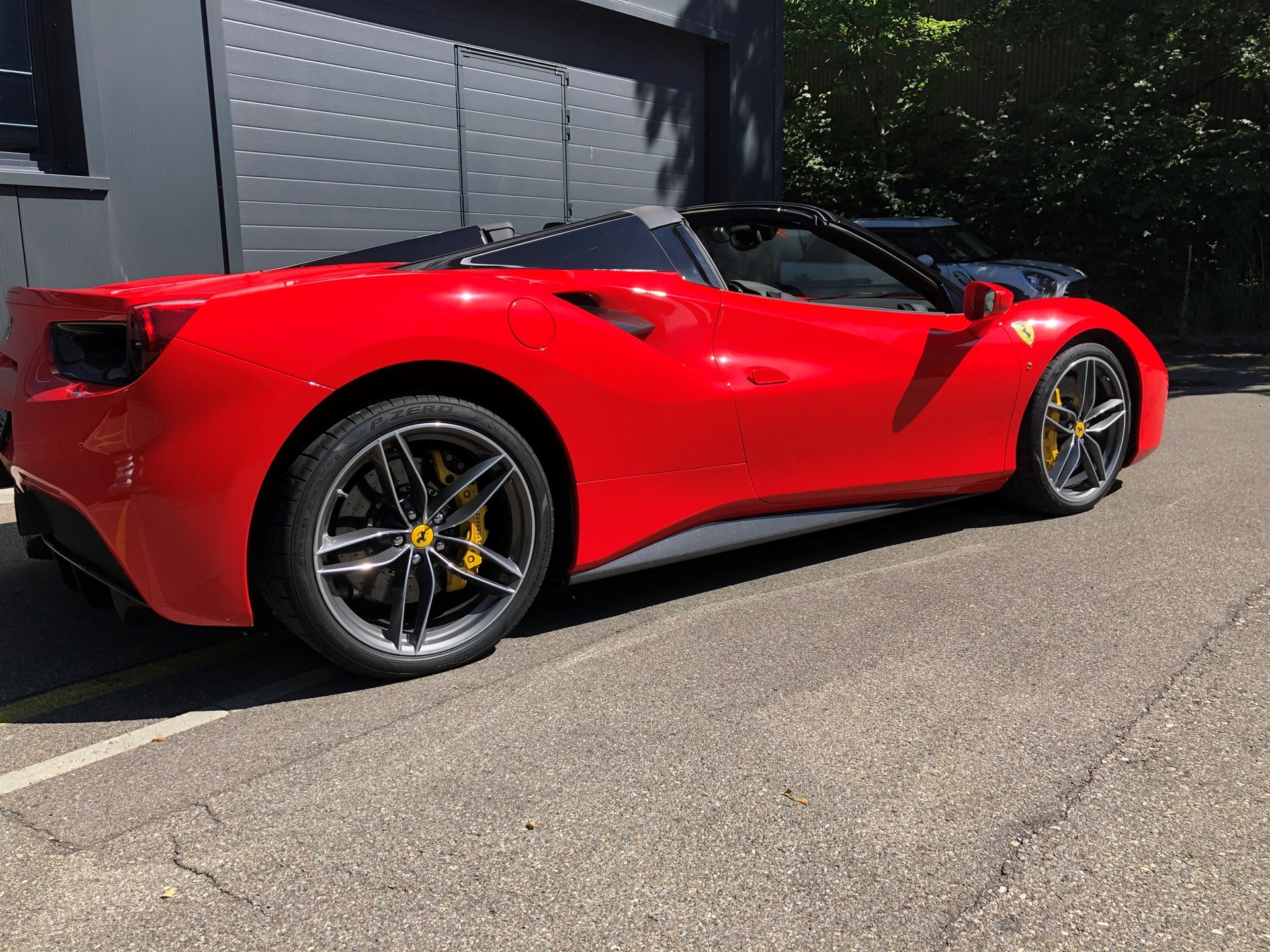 FERRARI 488 Spider 3.9 V8-showroom-element-1
