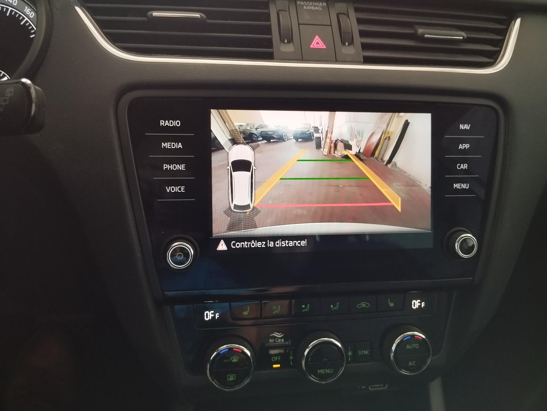 SKODA Octavia Combi 2.0 TSI Soleil 4x4 DSG-image-8