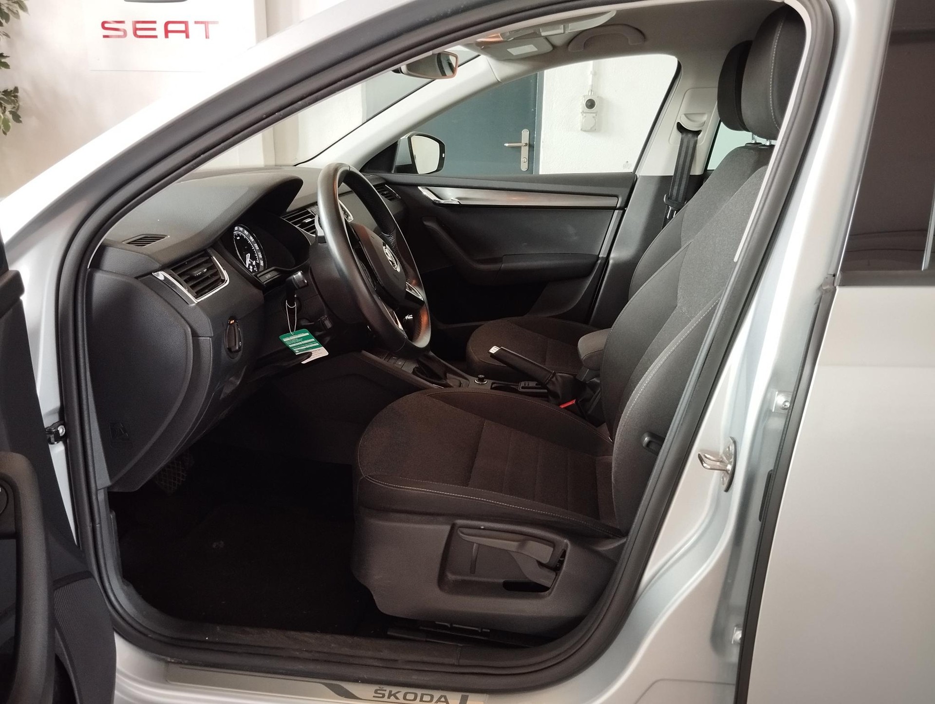 SKODA Octavia Combi 2.0 TSI Soleil 4x4 DSG-image-7
