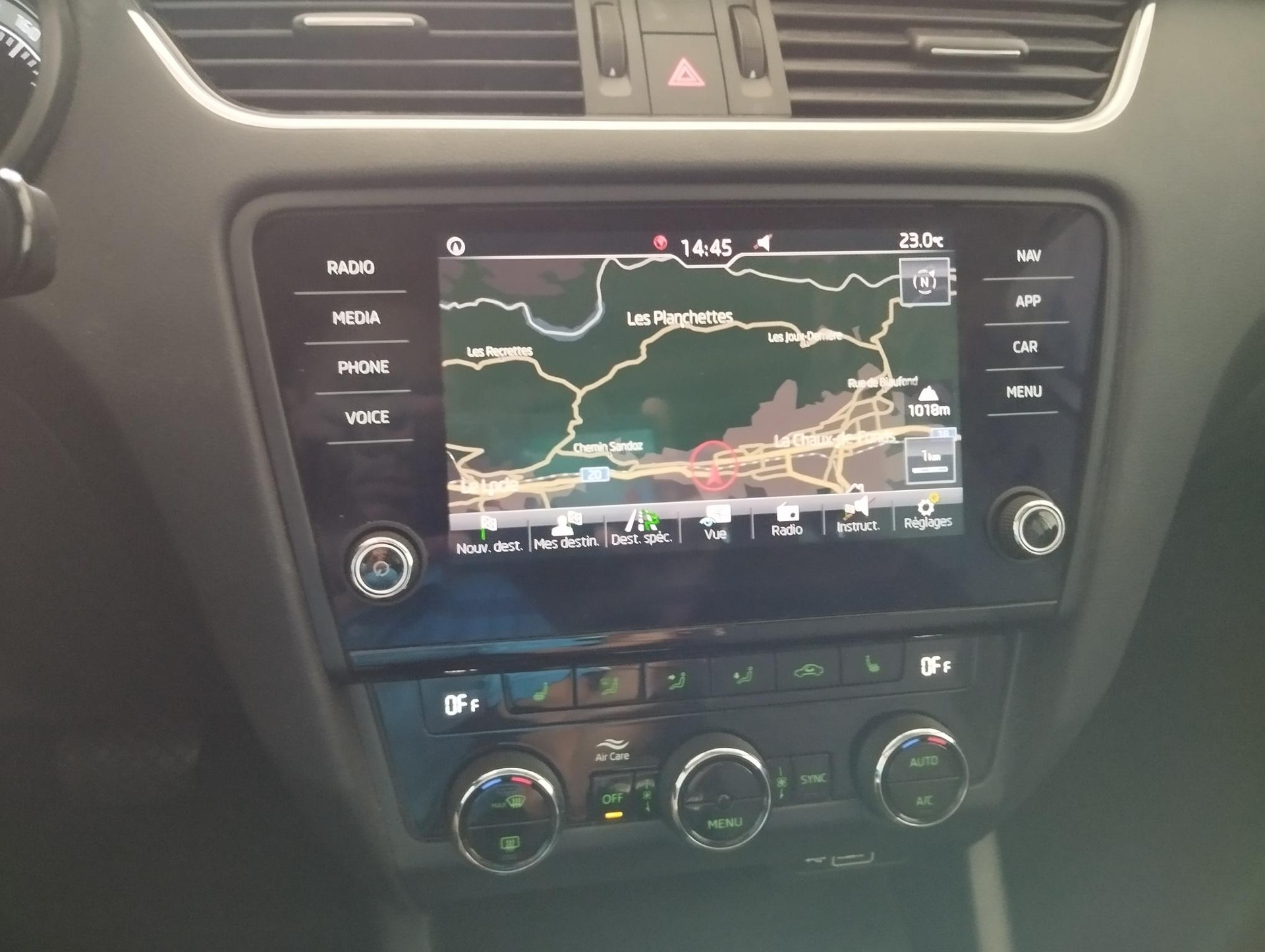 SKODA Octavia Combi 2.0 TSI Soleil 4x4 DSG-image-14