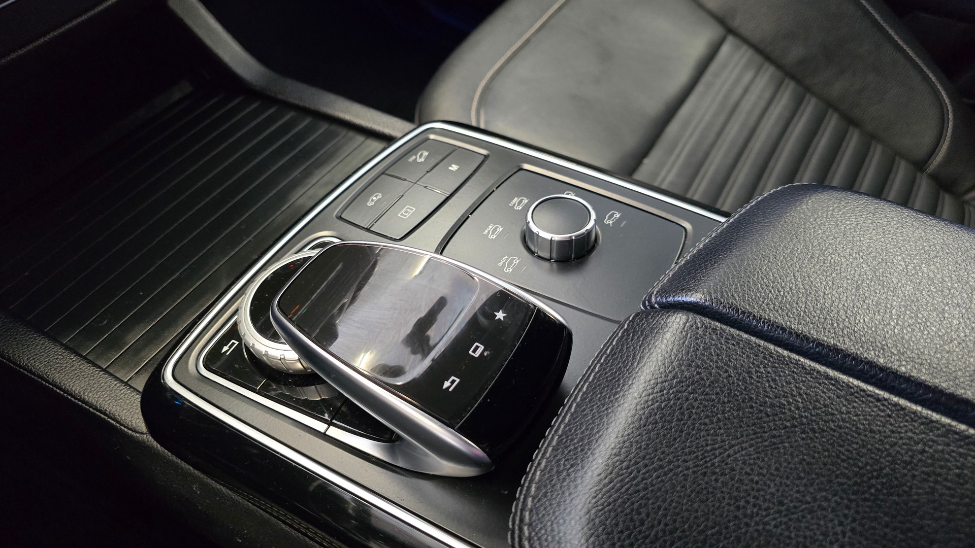 MERCEDES-BENZ GLE 350 d Executive 4Matic 9G-Tronic-image-25