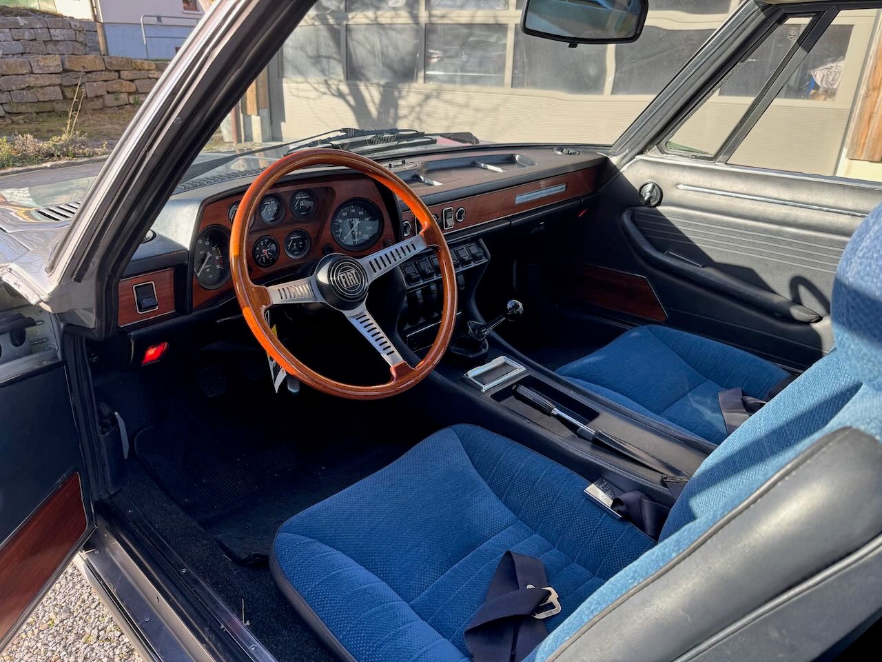 FIAT 135 Dino 2400-image-3
