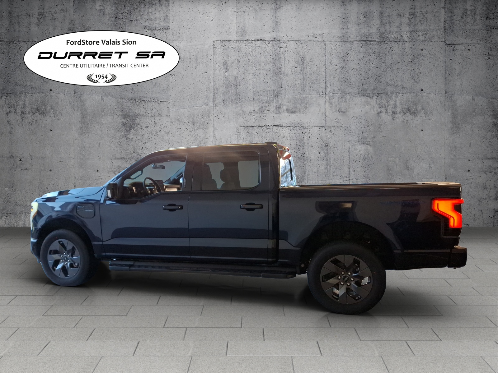 FORD F-150 Lightning 98 kWh Lariat Launch Edition-image-3