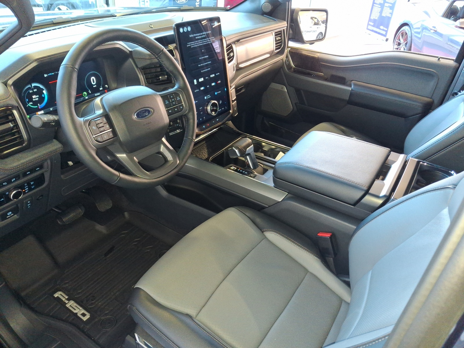 FORD F-150 Lightning 98 kWh Lariat Launch Edition-image-5