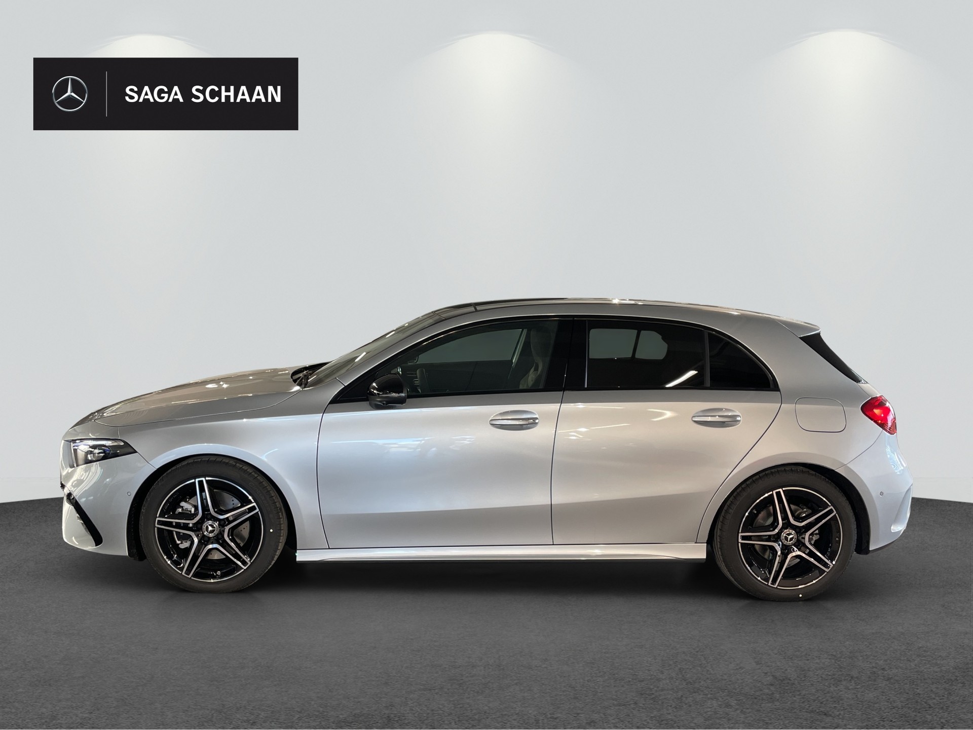 MERCEDES-BENZ A 220 4Matic 8G-DCT-showroom-element-3