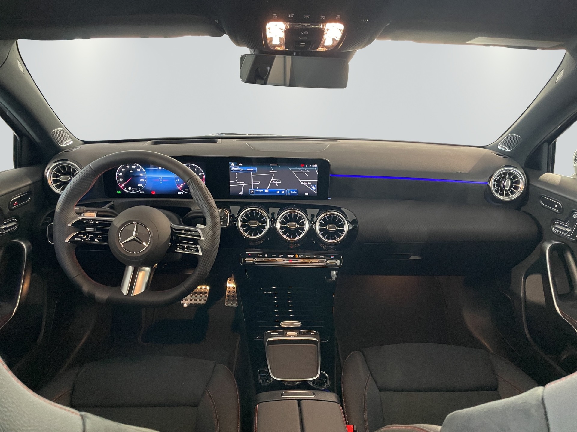 MERCEDES-BENZ A 220 4Matic 8G-DCT-image-8