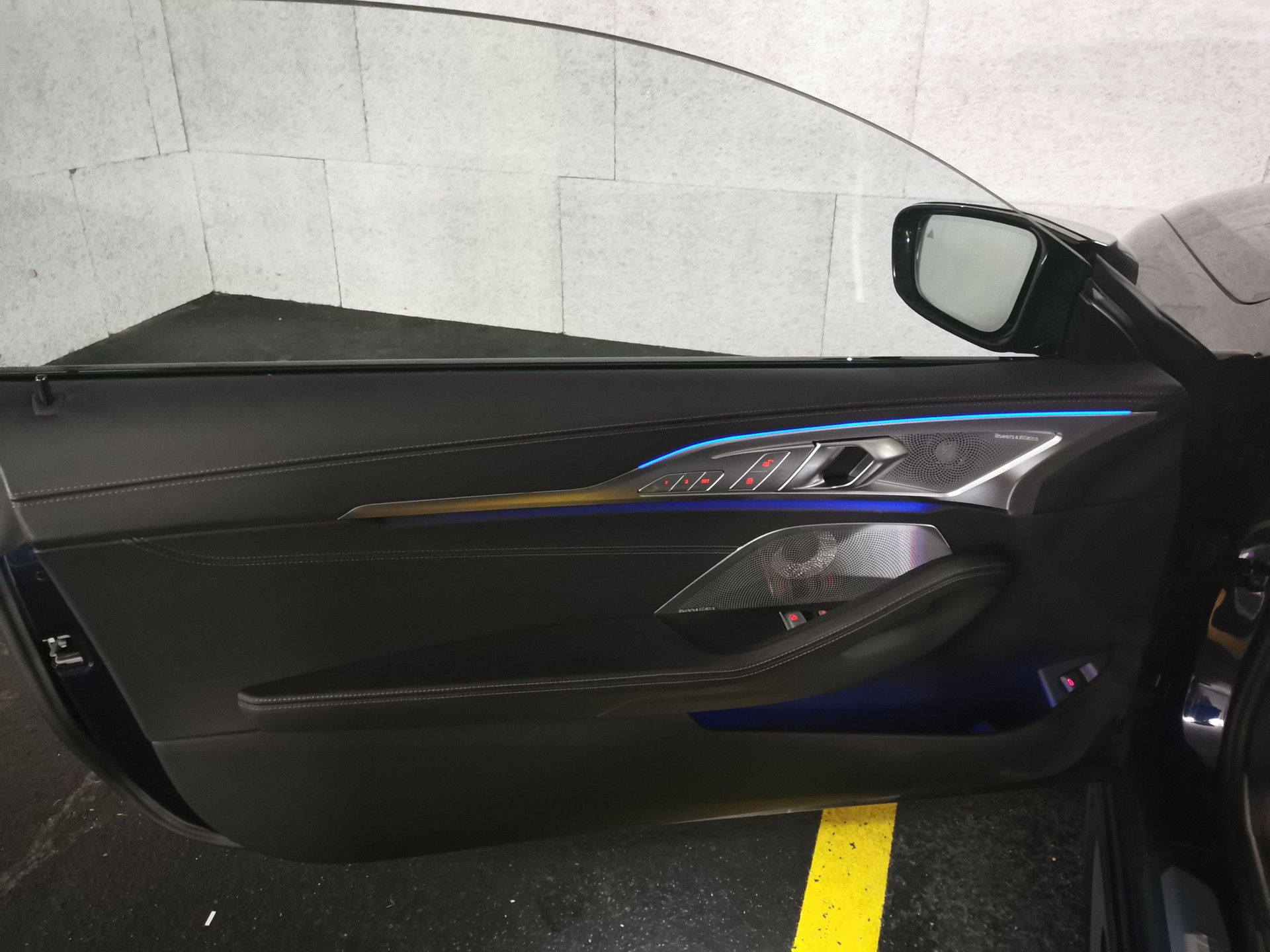 BMW M850i xDrive Steptronic Coupé LCI-image-23