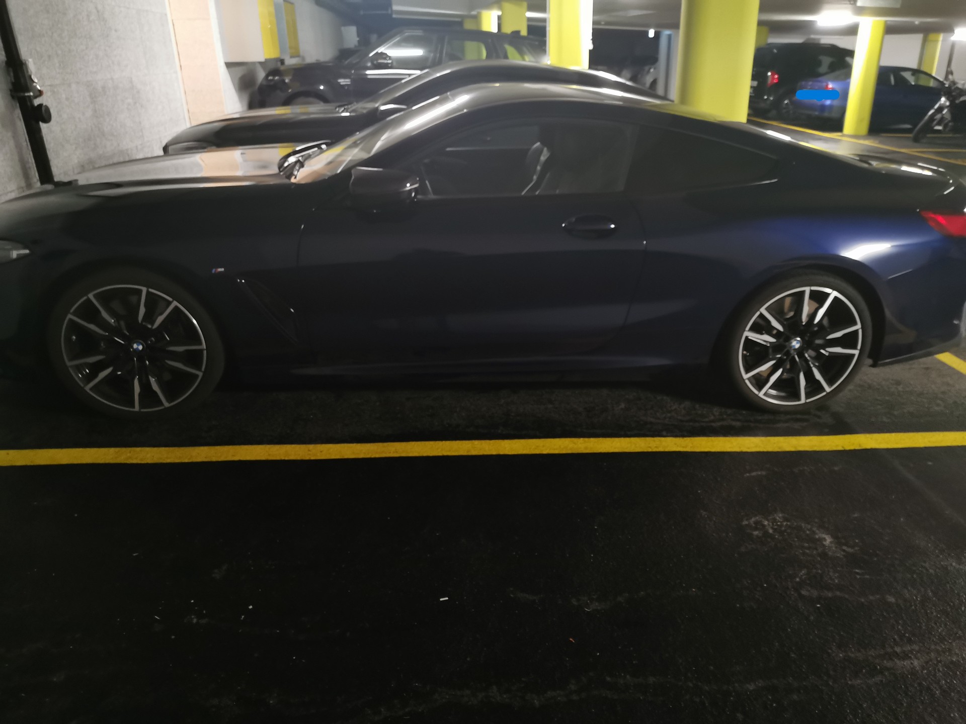 BMW M850i xDrive Steptronic Coupé LCI-image-9