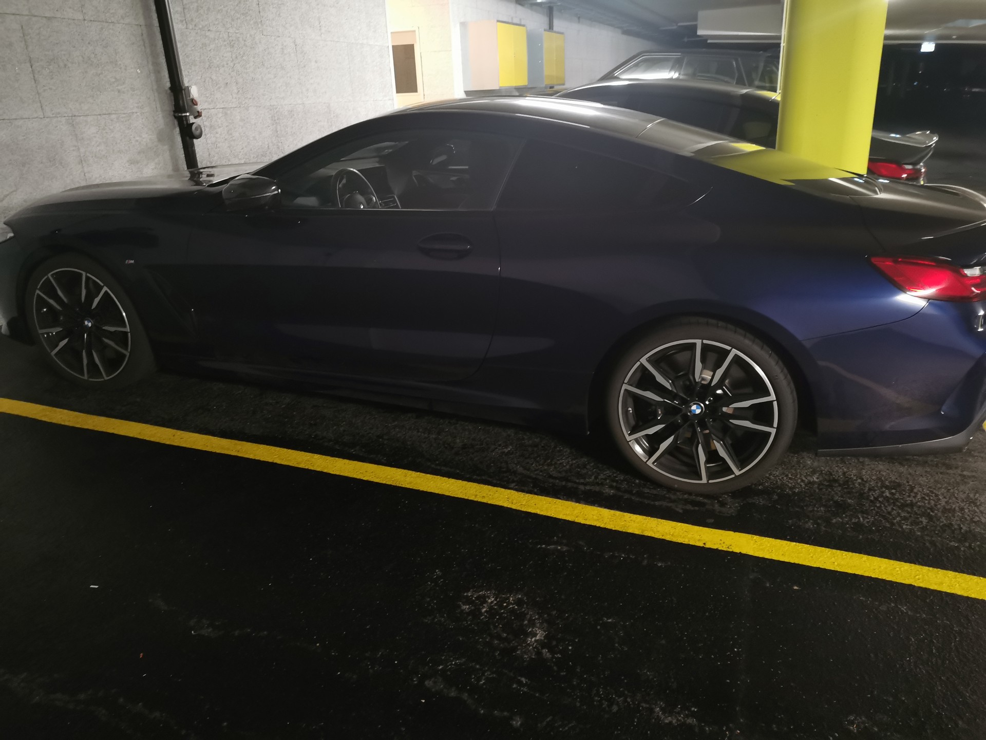 BMW M850i xDrive Steptronic Coupé LCI-image-4