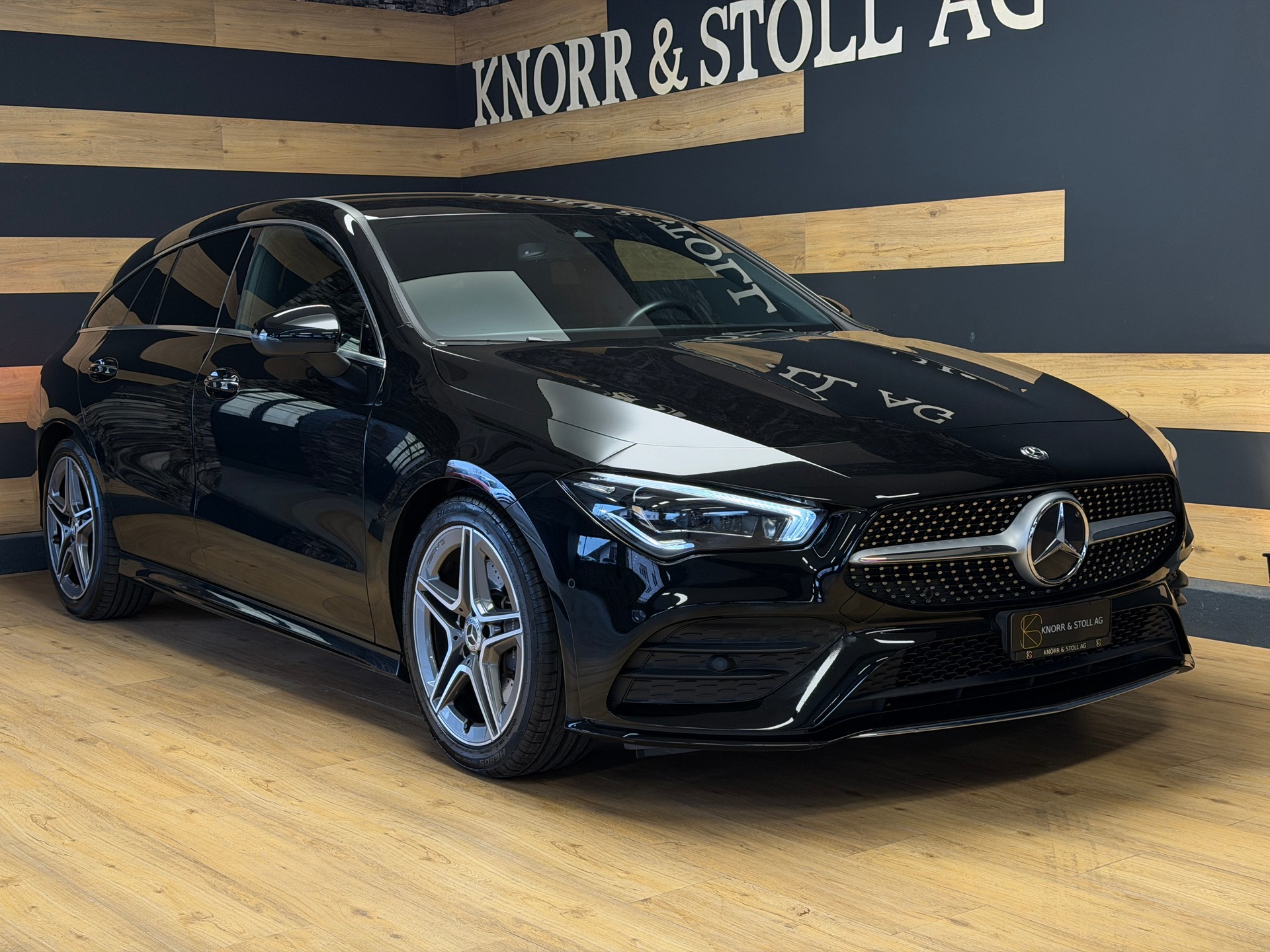 MERCEDES-BENZ CLA Shooting Brake 200 AMG Line 7G-DCT