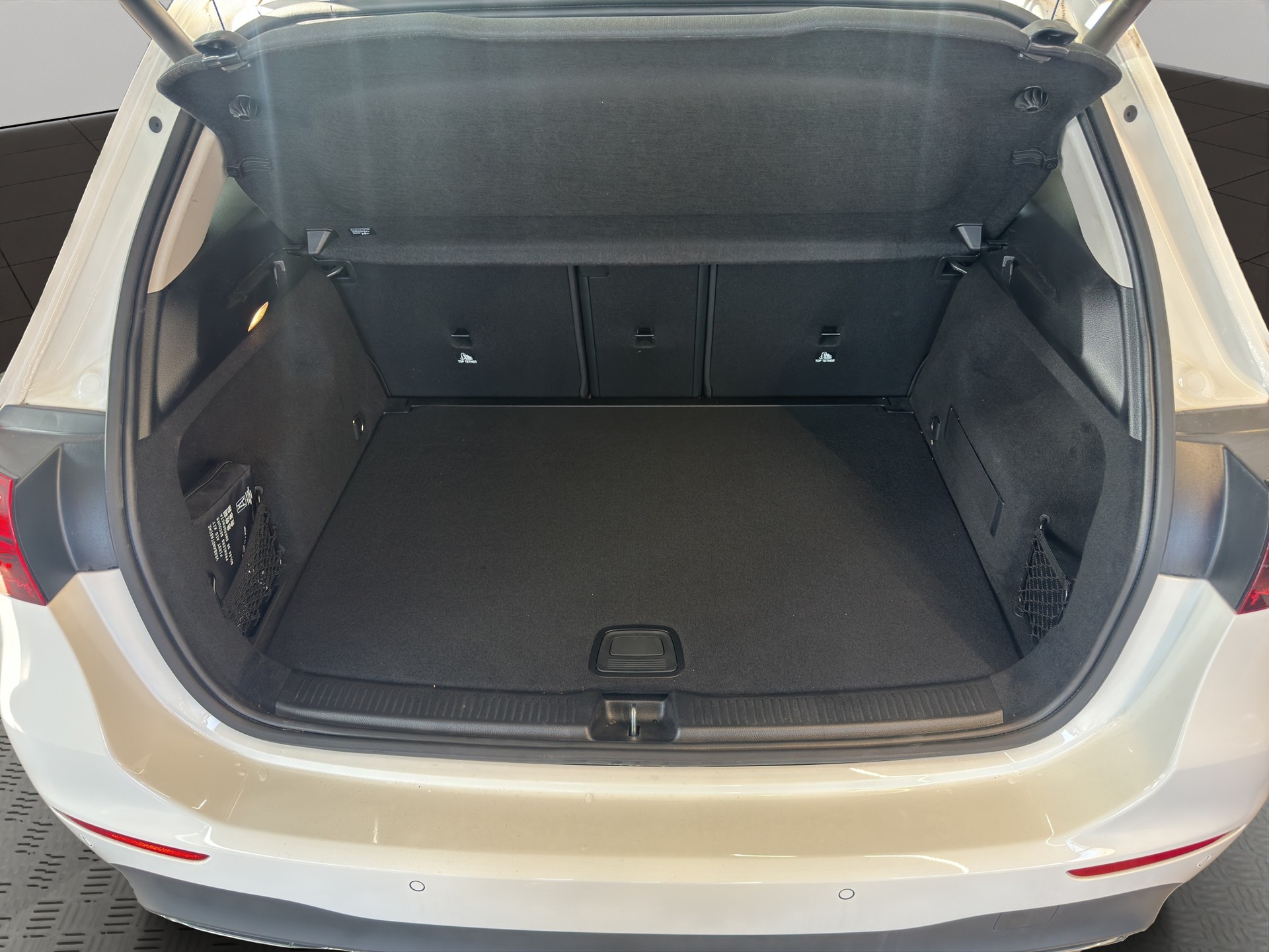 MERCEDES-BENZ B 200 d Progressive 8G-DCT-image-8