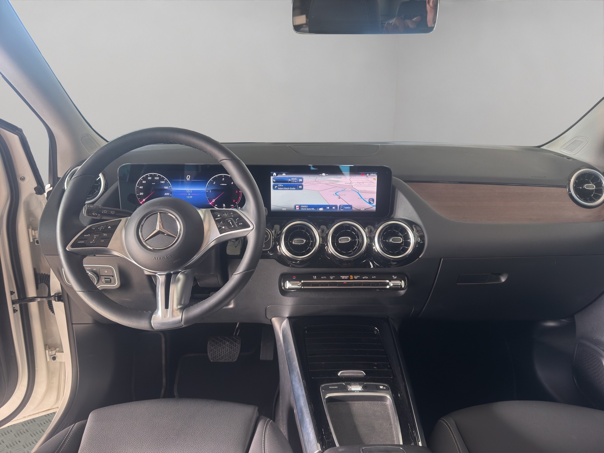 MERCEDES-BENZ B 200 d Progressive 8G-DCT-image-10
